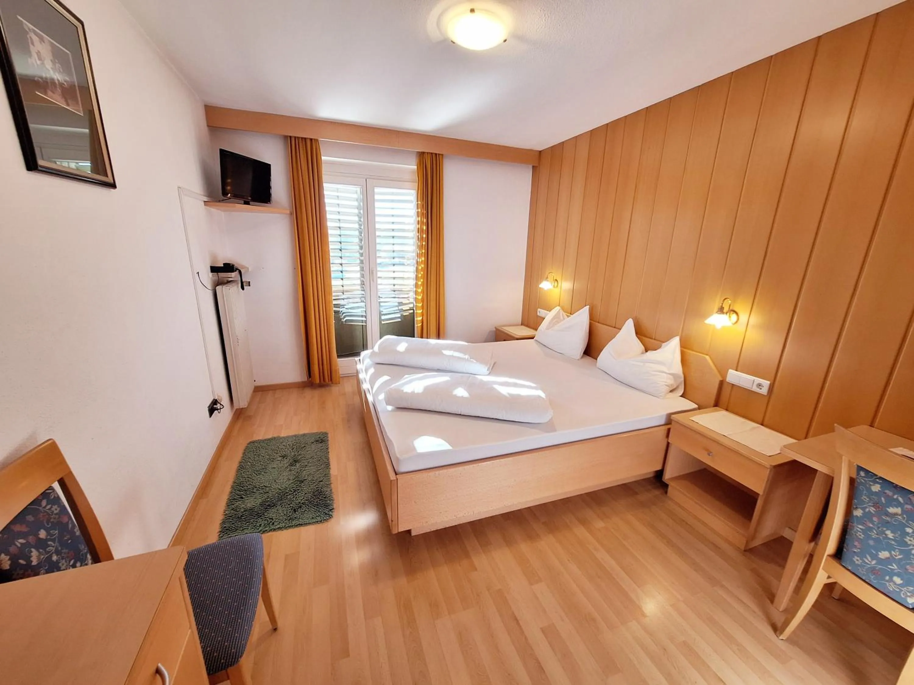 Bedroom, Bed in Hotel Pörnbacher