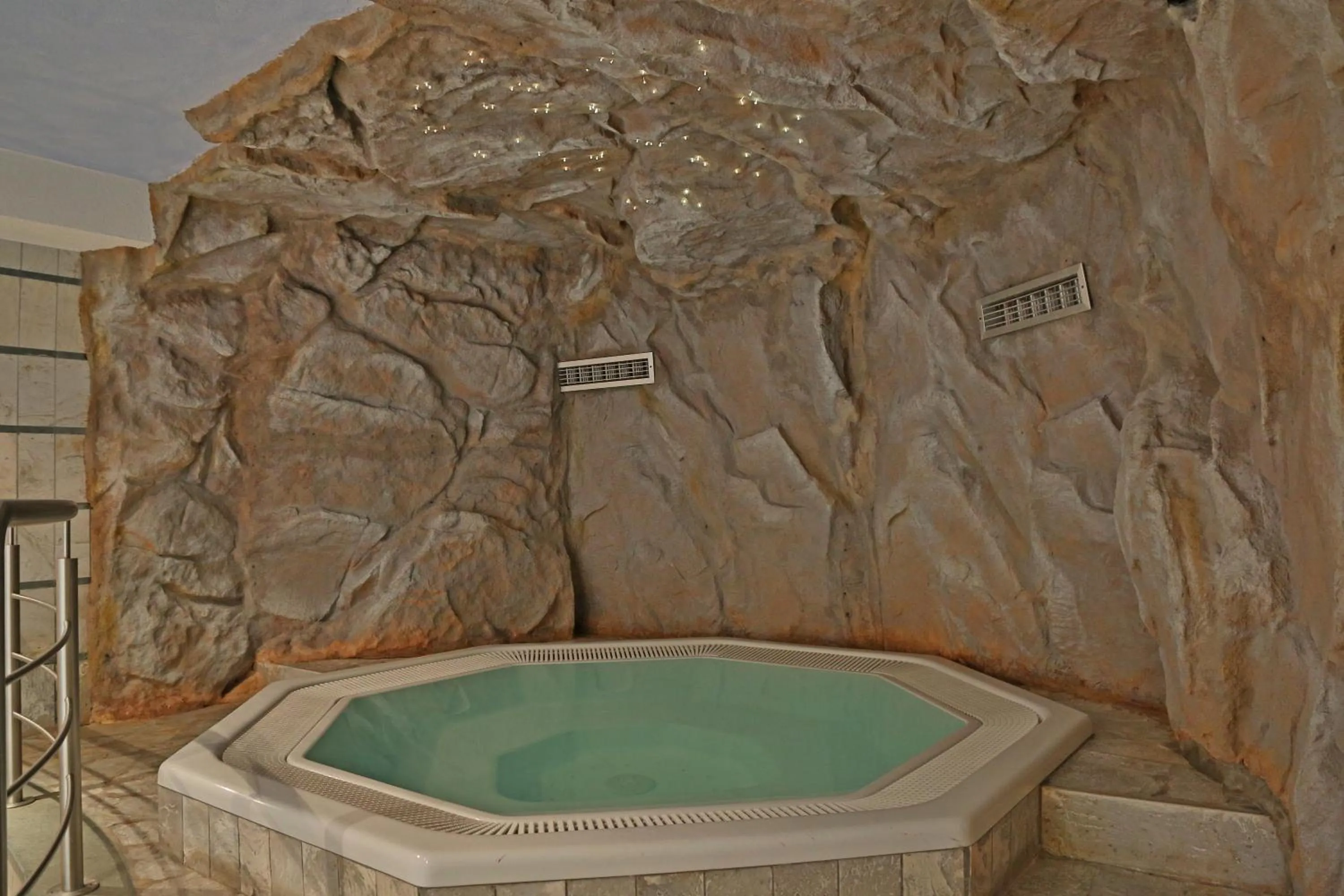 Hot Tub in Hotel Pörnbacher
