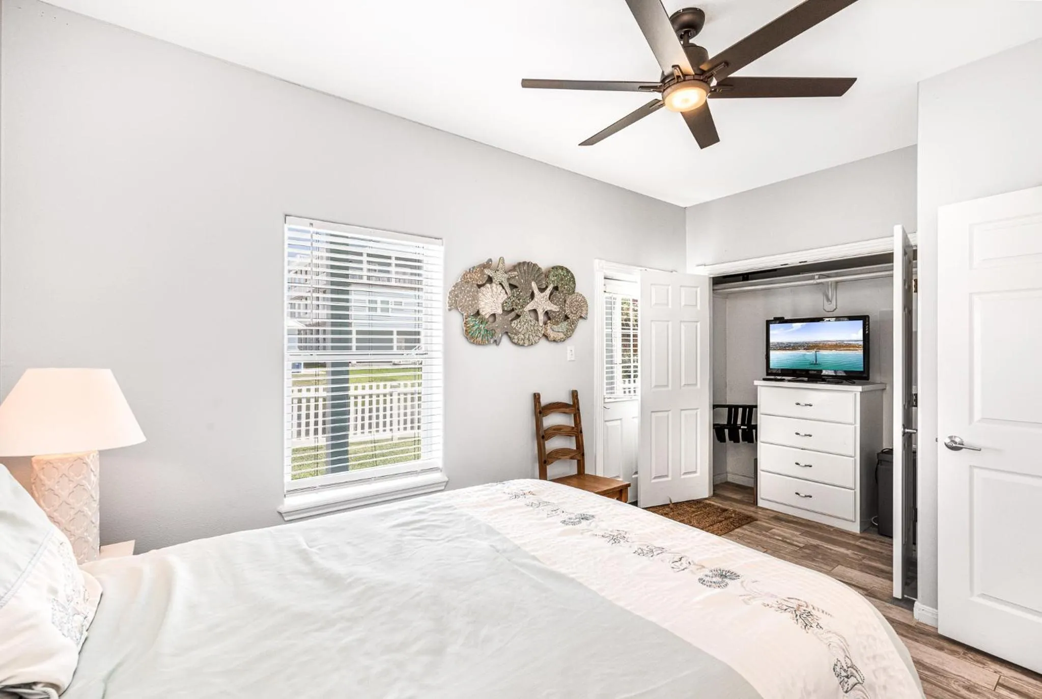 Bed in The Blue Fin House! Pool Table, Ocean View & Boardwalk to Beach