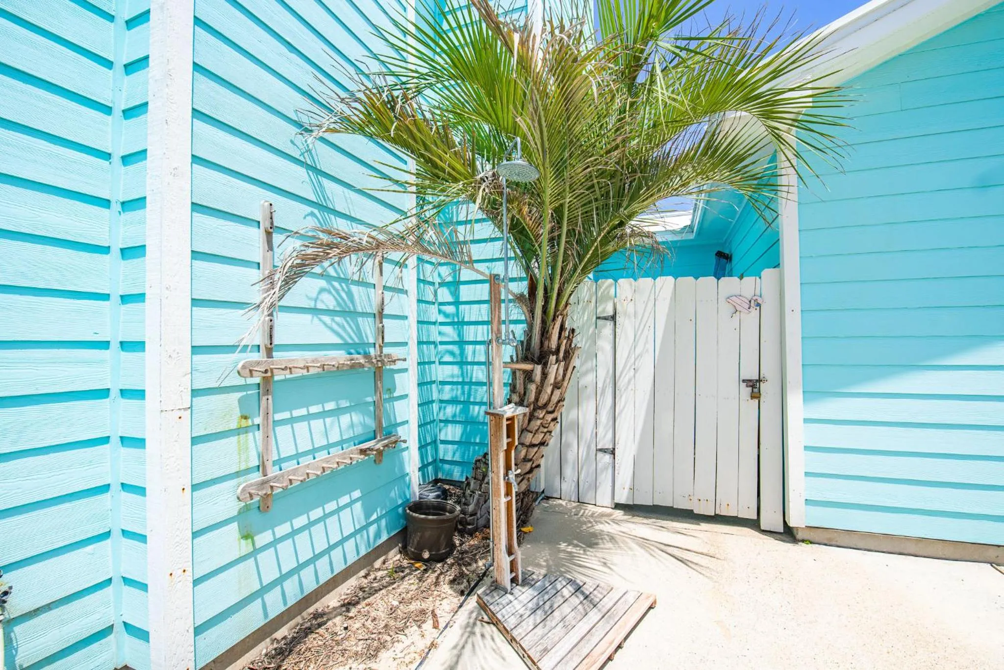 The Blue Fin House! Pool Table, Ocean View & Boardwalk to Beach