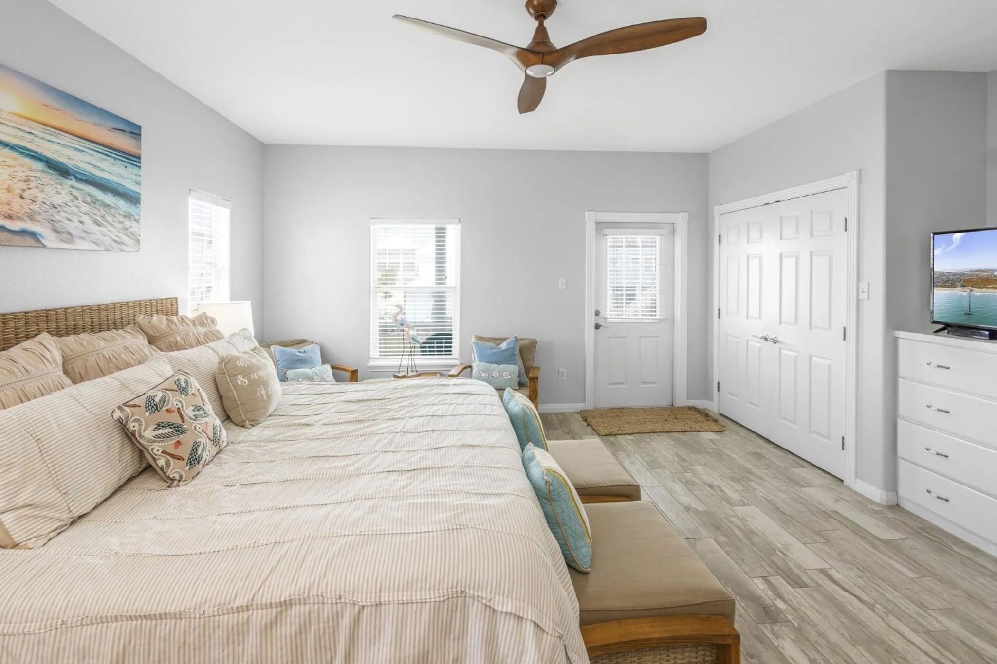 Bed in The Blue Fin House! Pool Table, Ocean View & Boardwalk to Beach