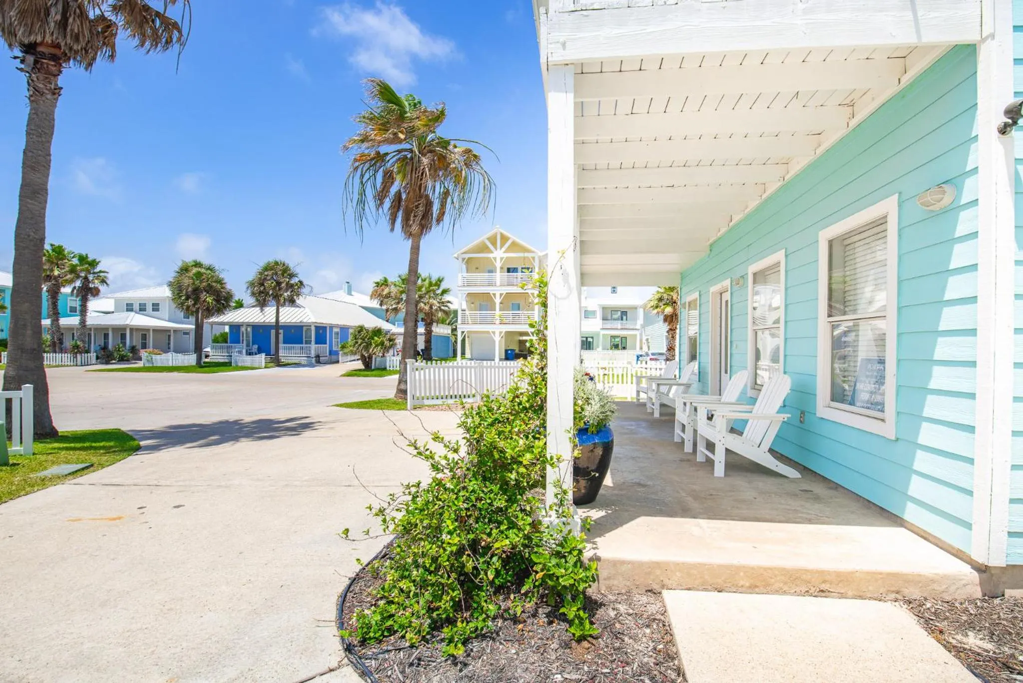 The Blue Fin House! Pool Table, Ocean View & Boardwalk to Beach