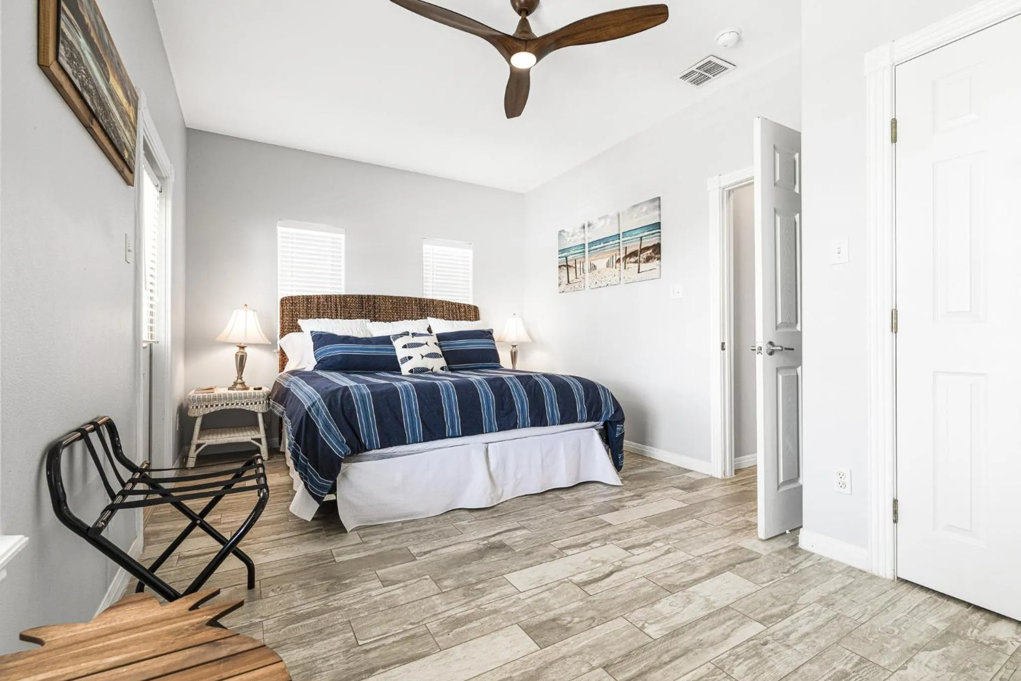 Bed in The Blue Fin House! Pool Table, Ocean View & Boardwalk to Beach