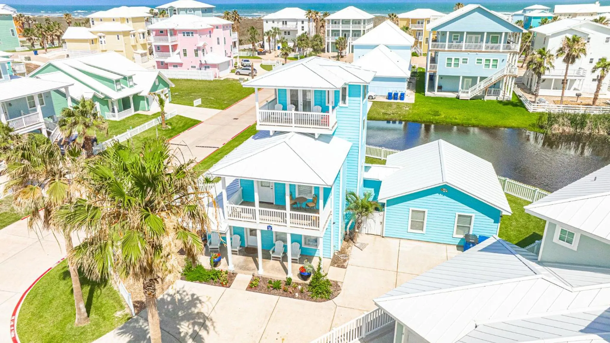The Blue Fin House! Pool Table, Ocean View & Boardwalk to Beach