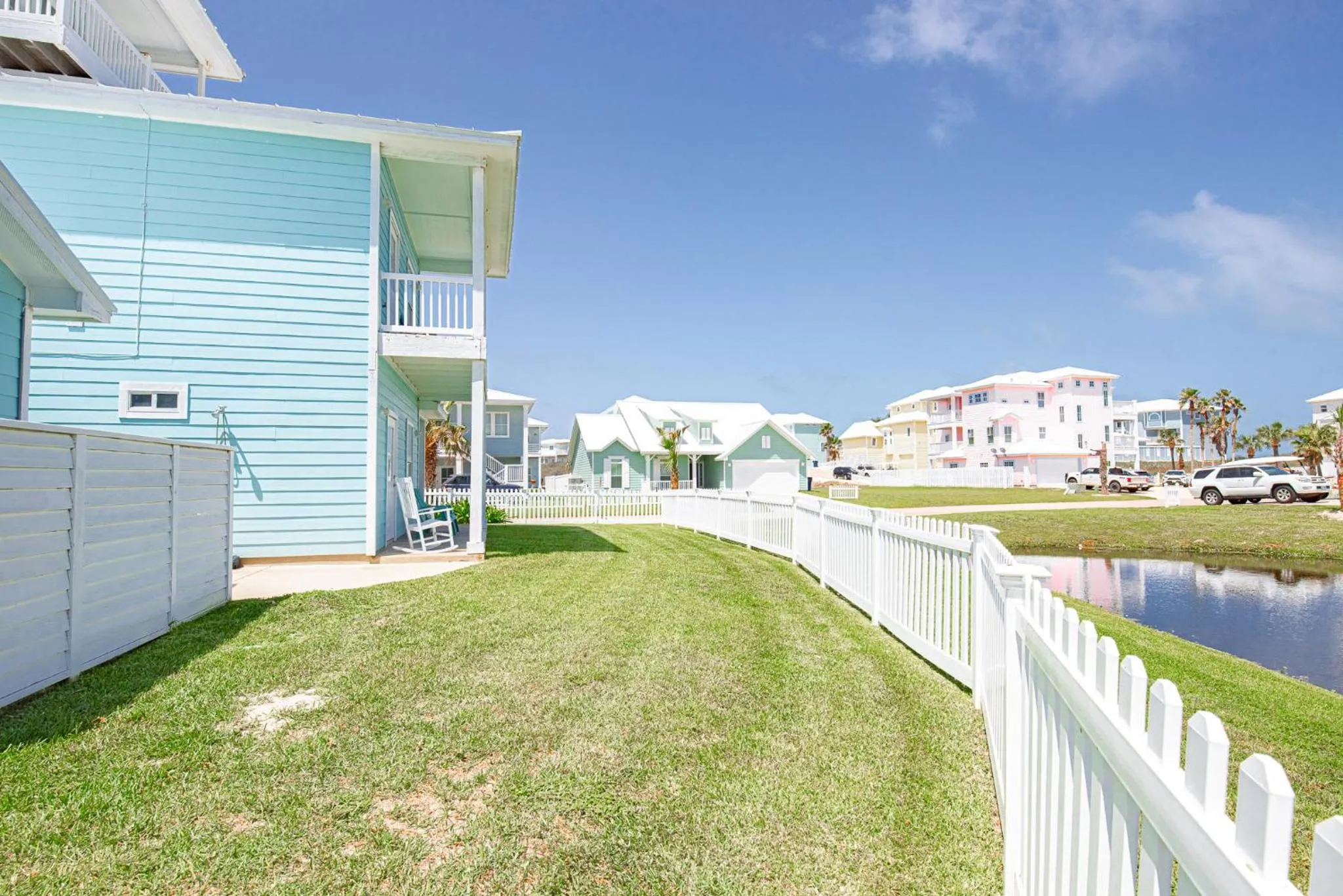 The Blue Fin House! Pool Table, Ocean View & Boardwalk to Beach