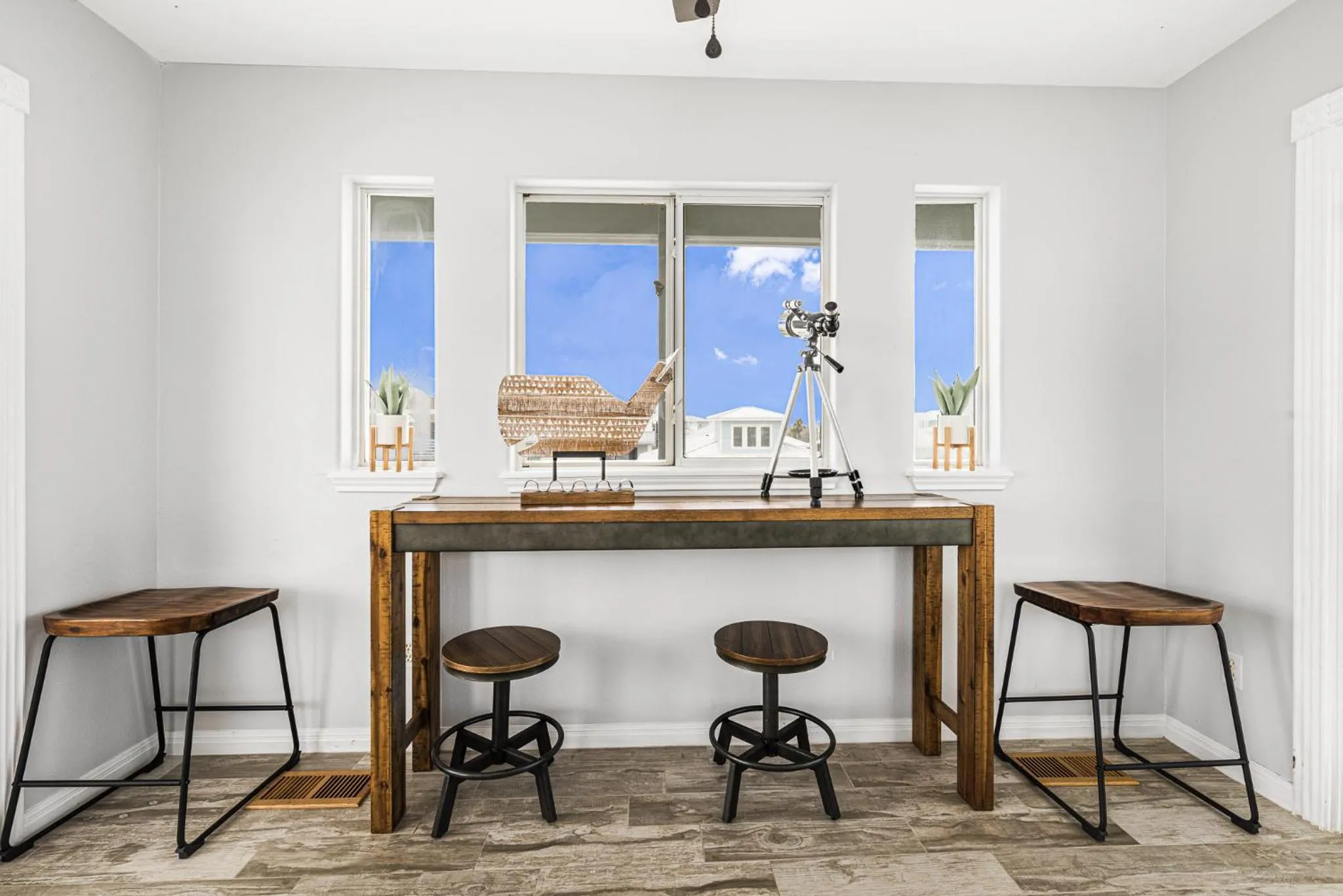 The Blue Fin House! Pool Table, Ocean View & Boardwalk to Beach