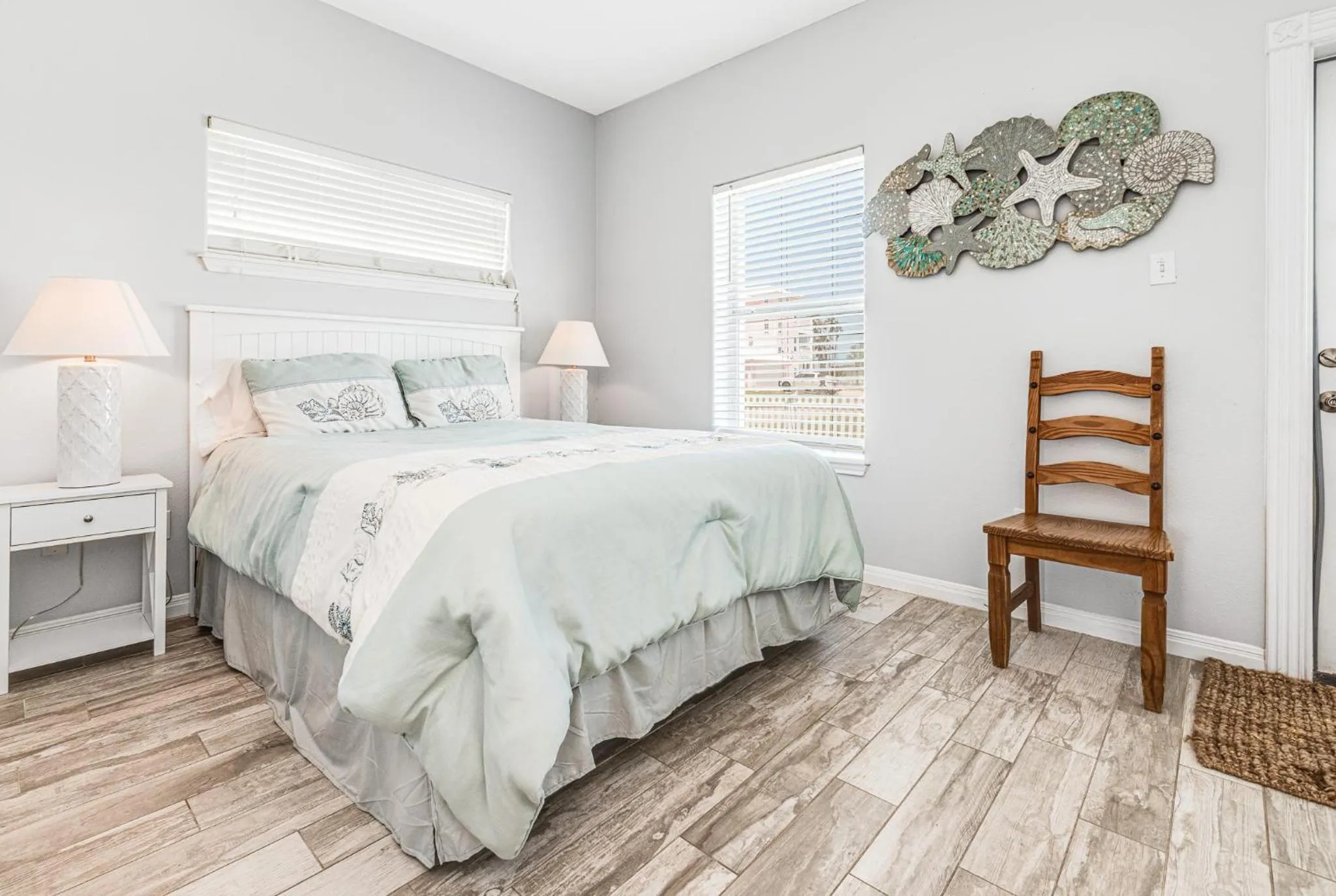 Bed in The Blue Fin House! Pool Table, Ocean View & Boardwalk to Beach