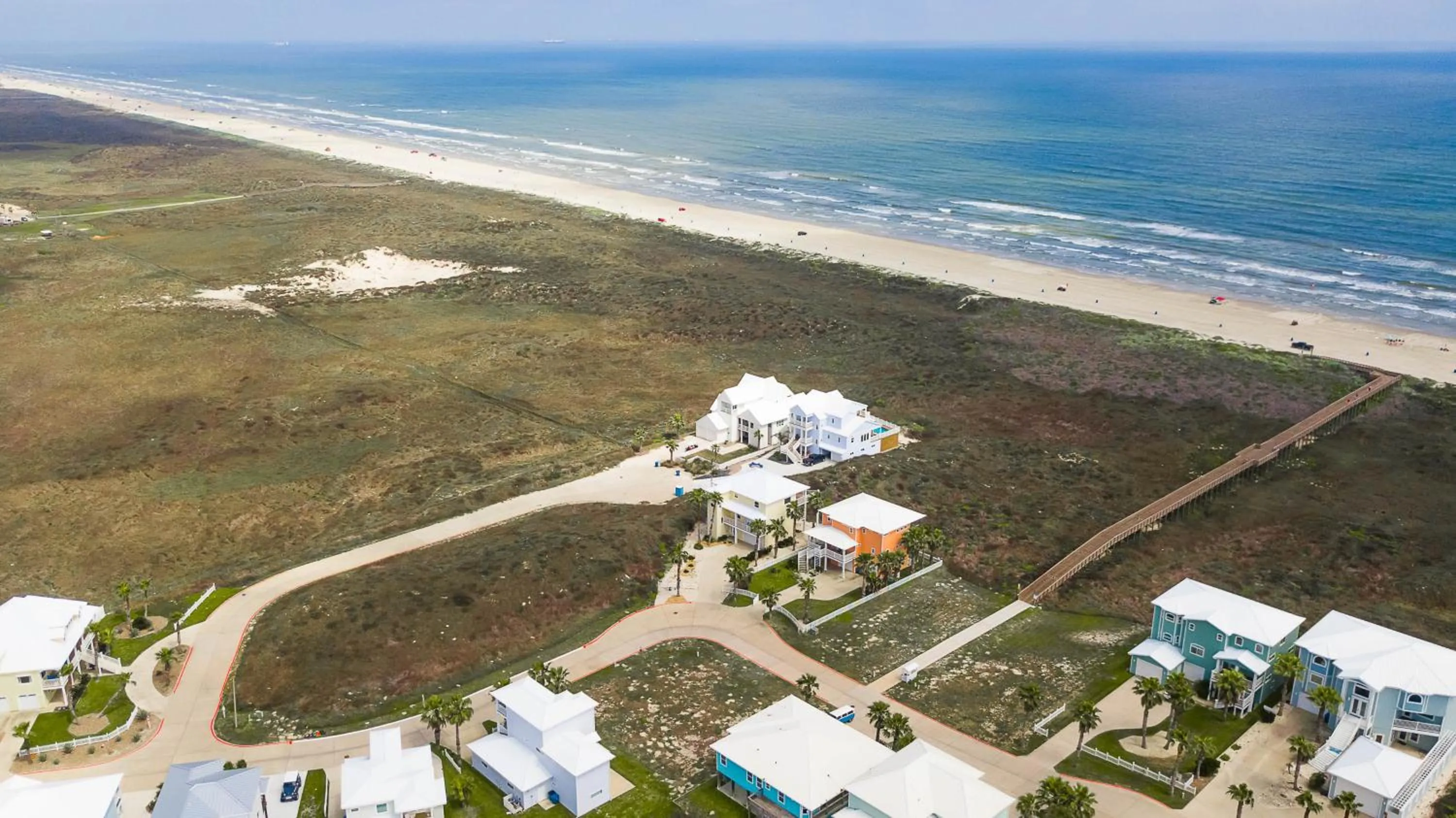 The Blue Fin House! Pool Table, Ocean View & Boardwalk to Beach