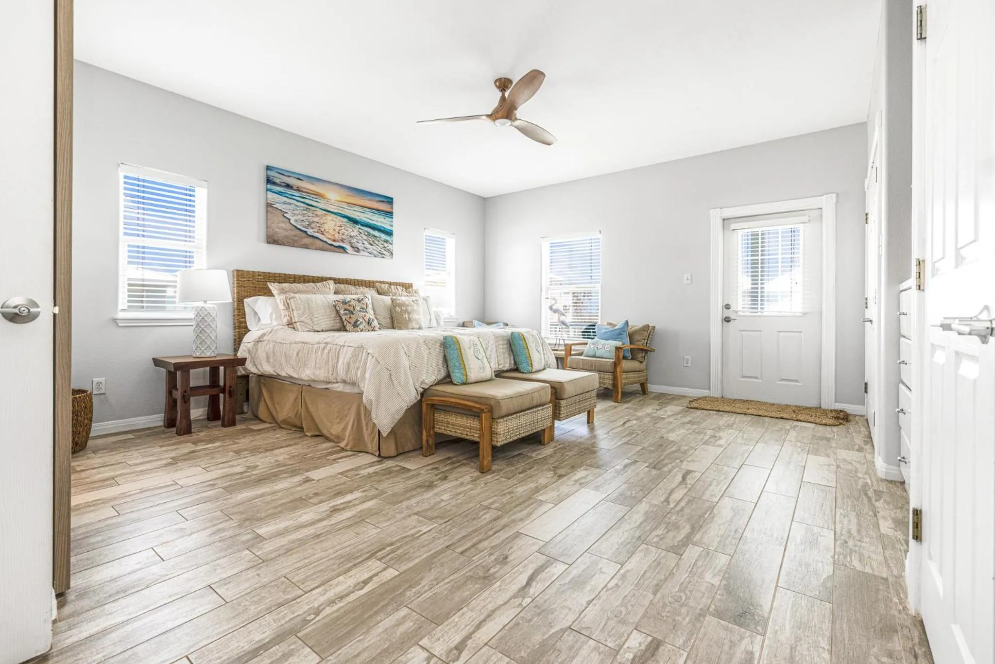 Bed in The Blue Fin House! Pool Table, Ocean View & Boardwalk to Beach