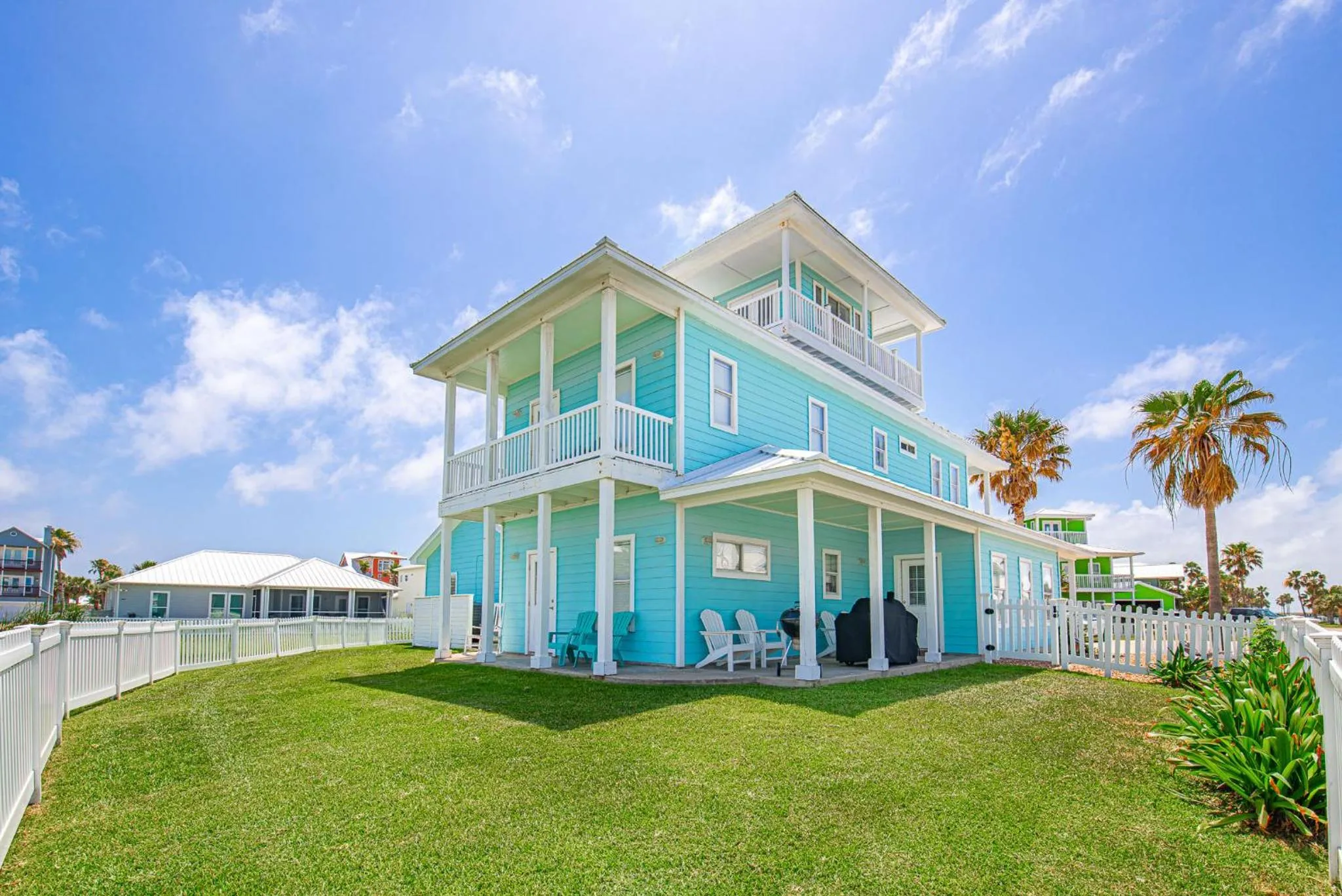 The Blue Fin House! Pool Table, Ocean View & Boardwalk to Beach