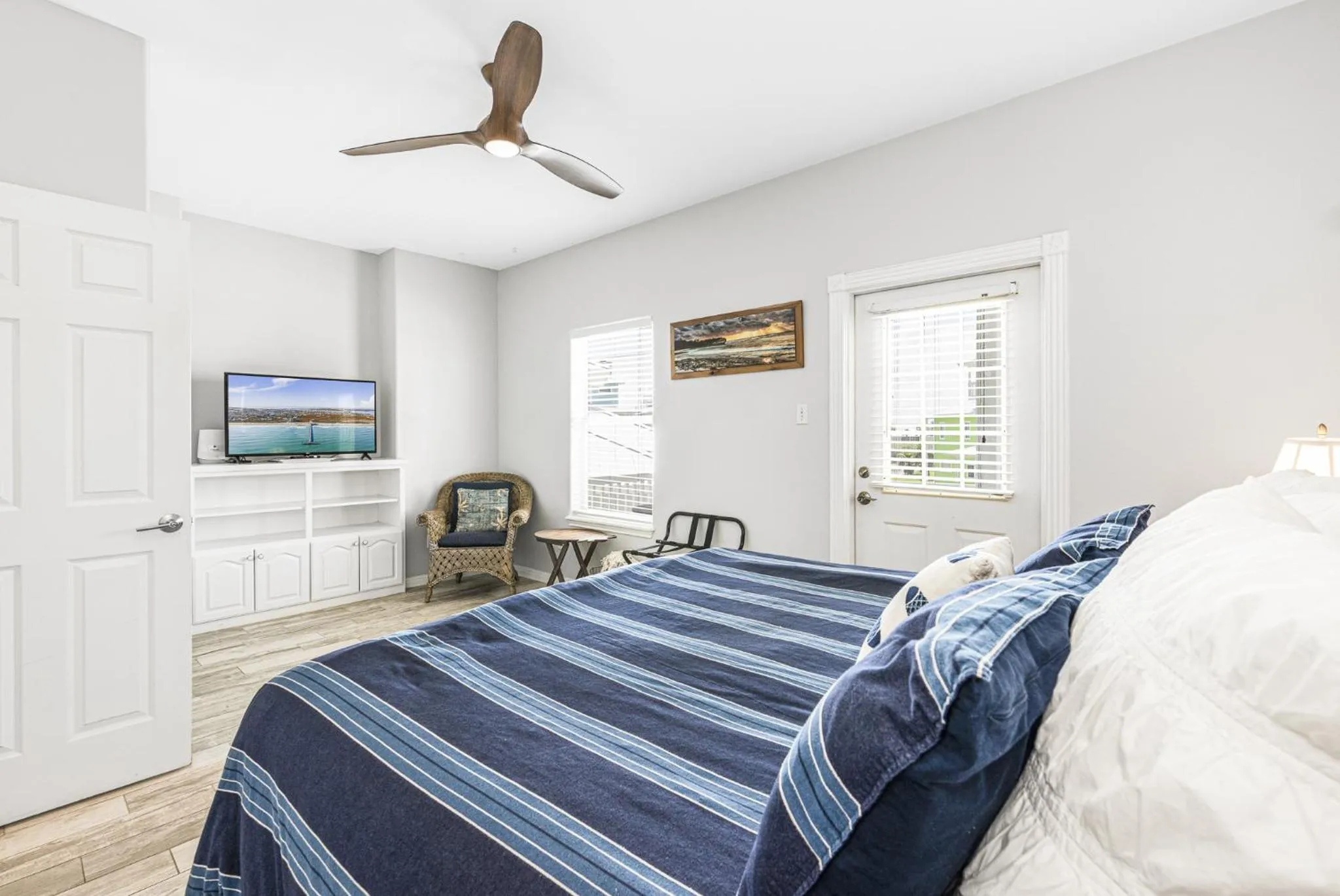 Bed in The Blue Fin House! Pool Table, Ocean View & Boardwalk to Beach