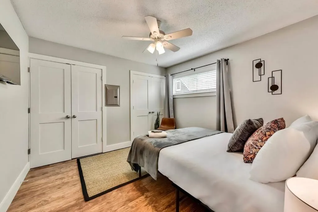 Bed in Global Cup Hello Gorgeous Flat near Downtown!