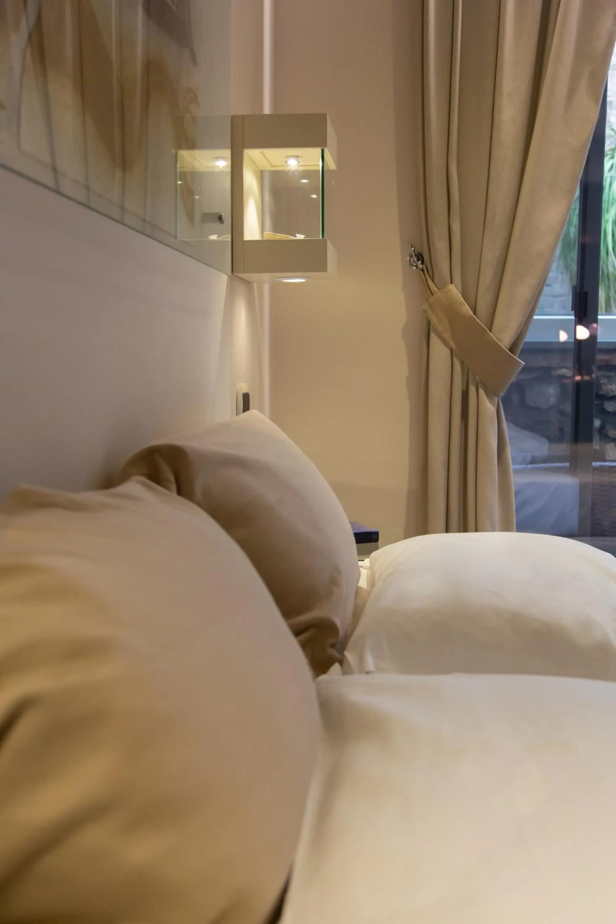 Bed in Le Jardin Romain