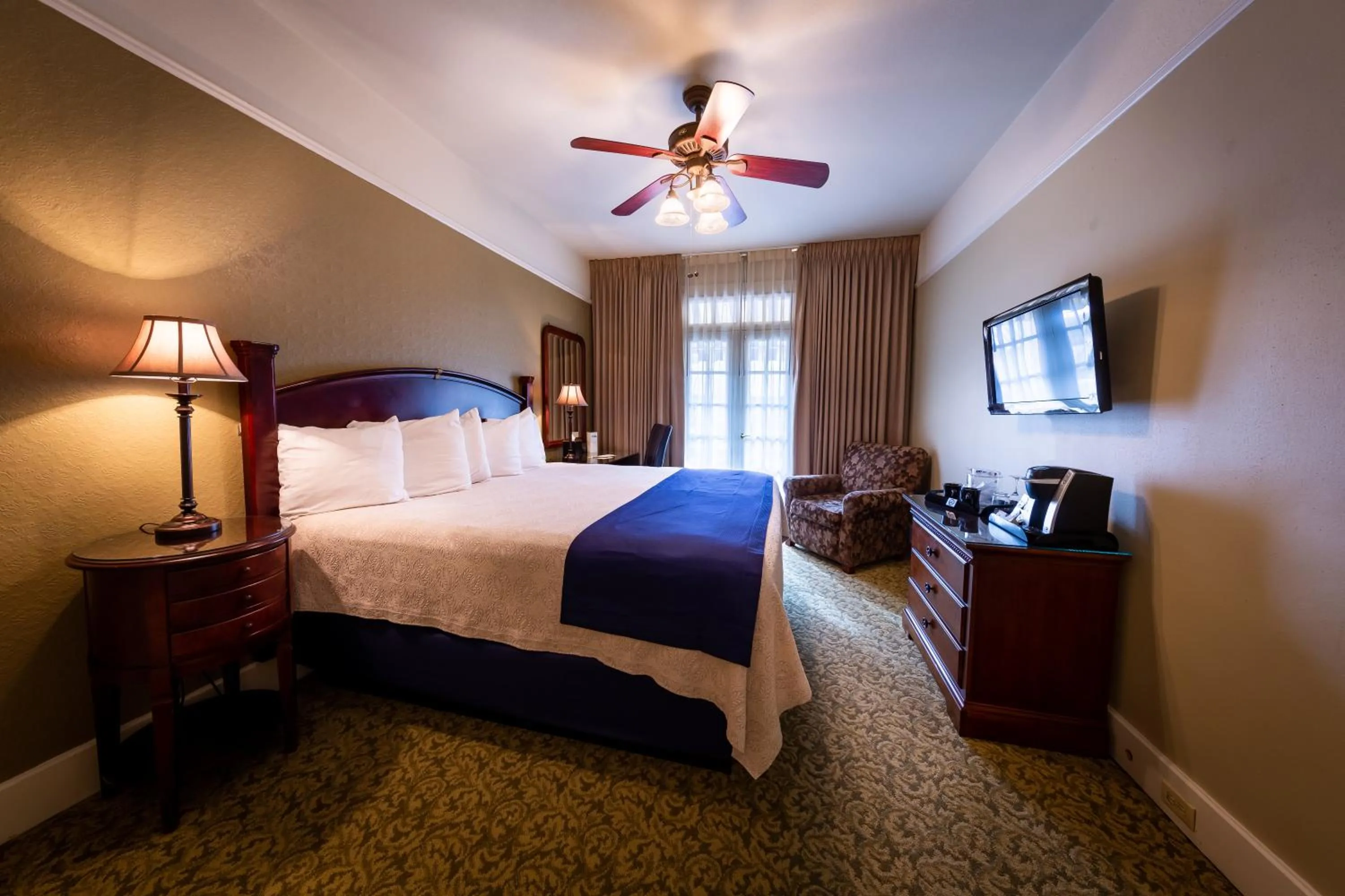 Bed in The Hotel Paisano