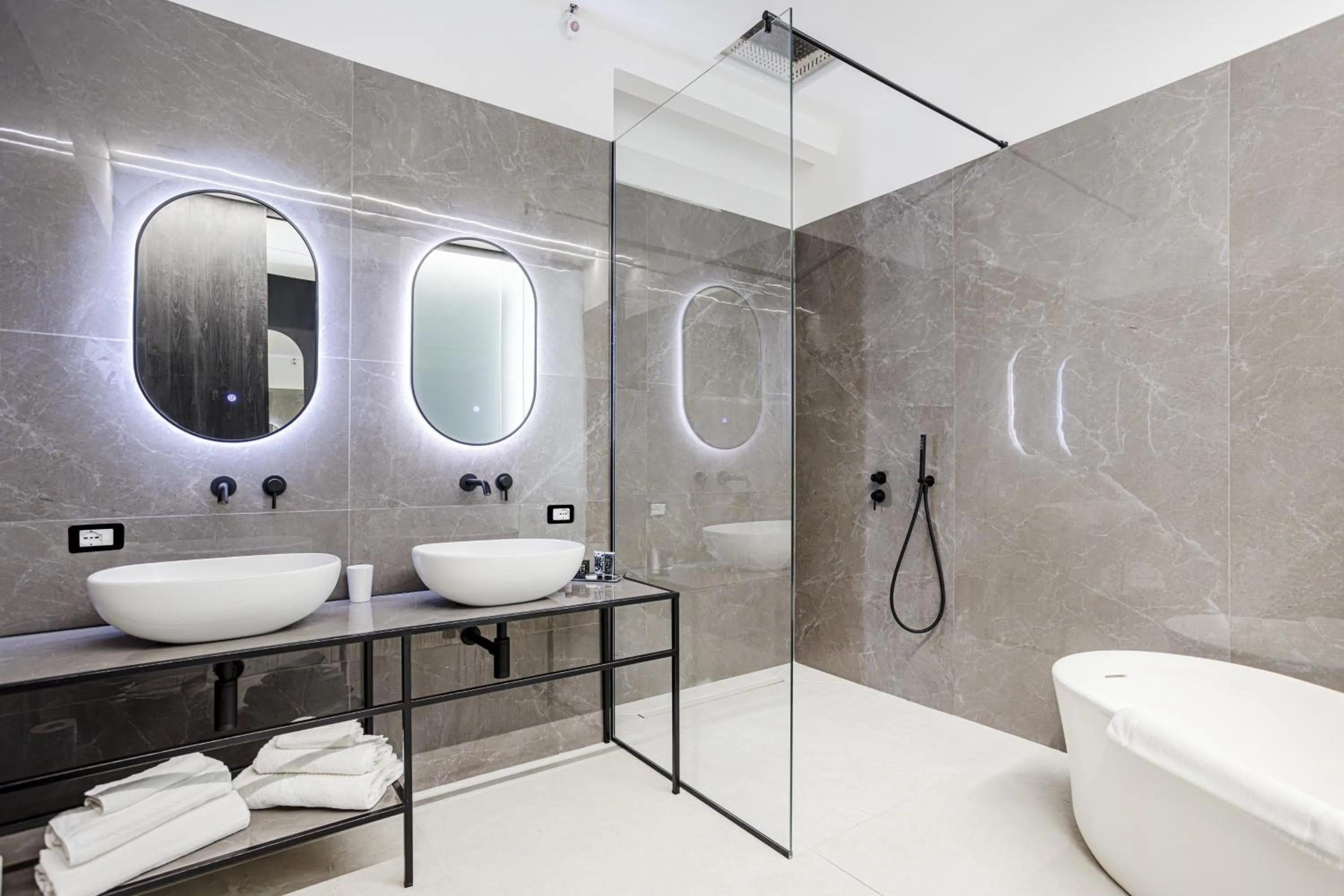 Shower in Nostos rooms & Apartments