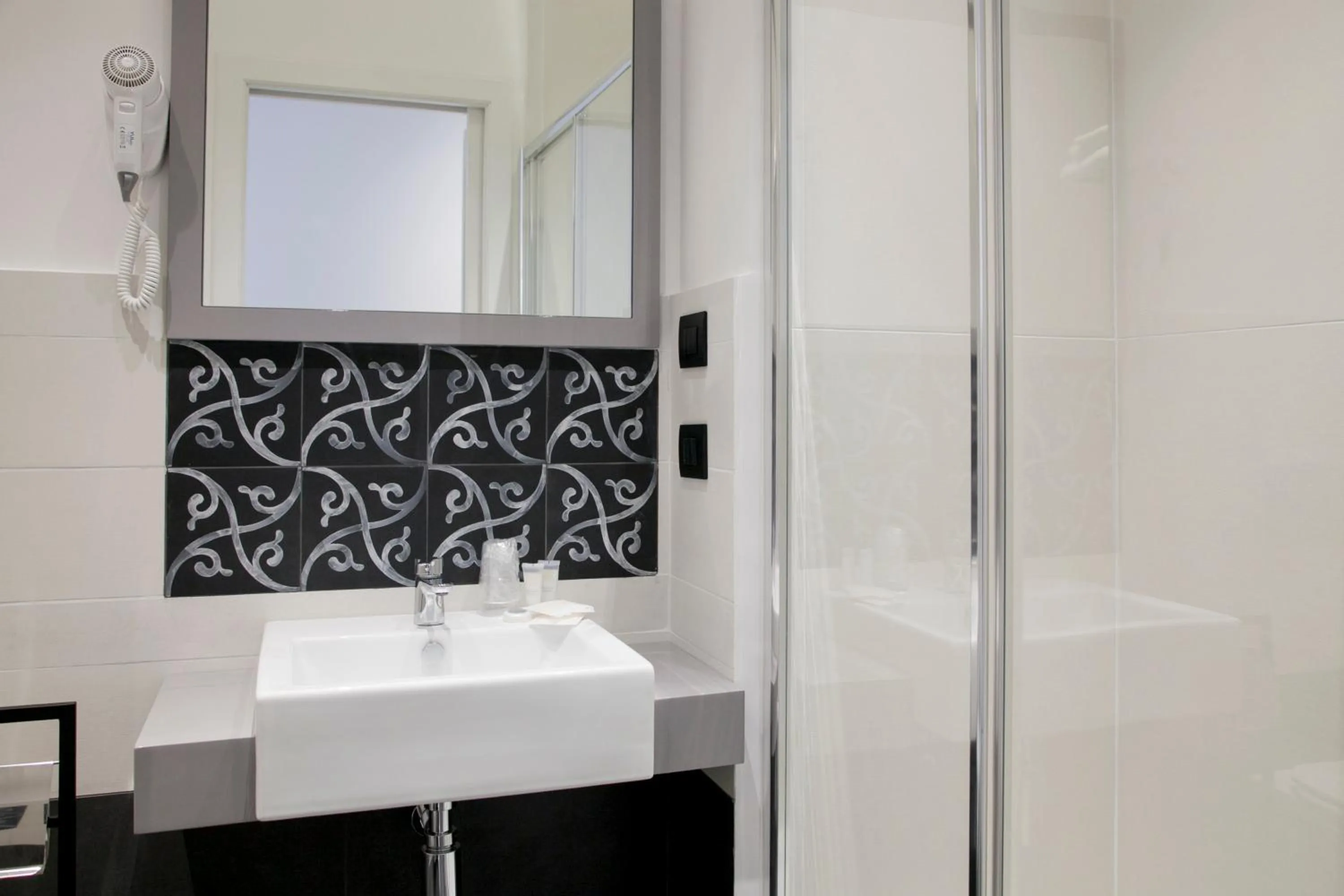 Shower in Nostos rooms & Apartments