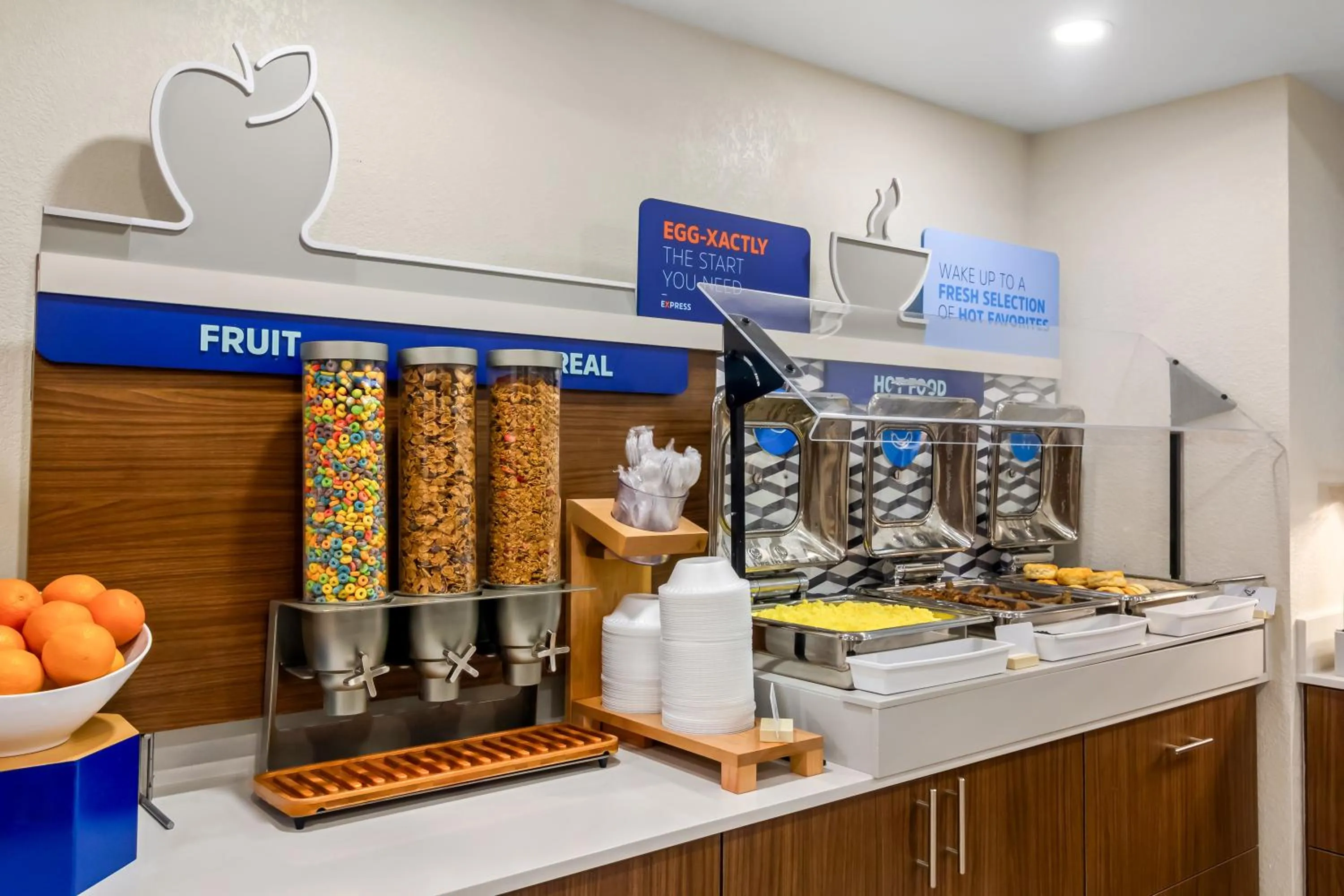 Buffet breakfast in Holiday Inn Express & Suites Jacksonville South East - Medical Center Area by IHG