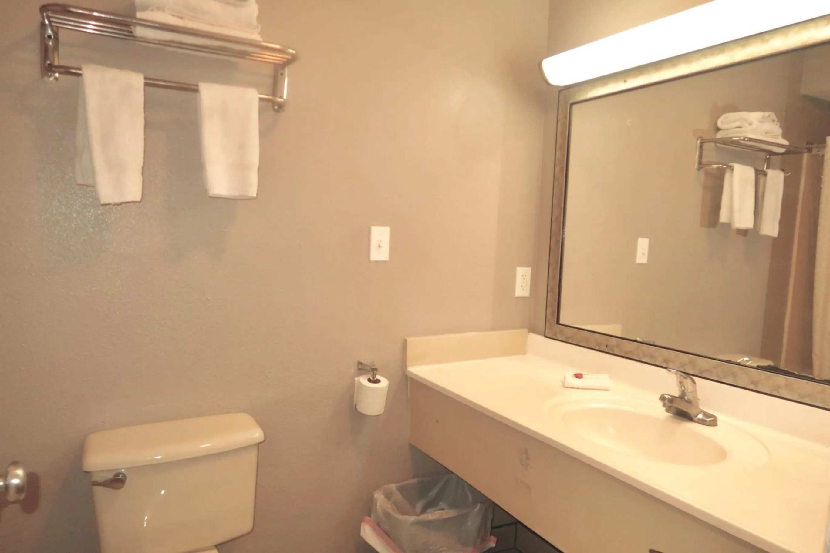 Bathroom in Studio 6 Elkhart, IN- Kitchenette Rooms