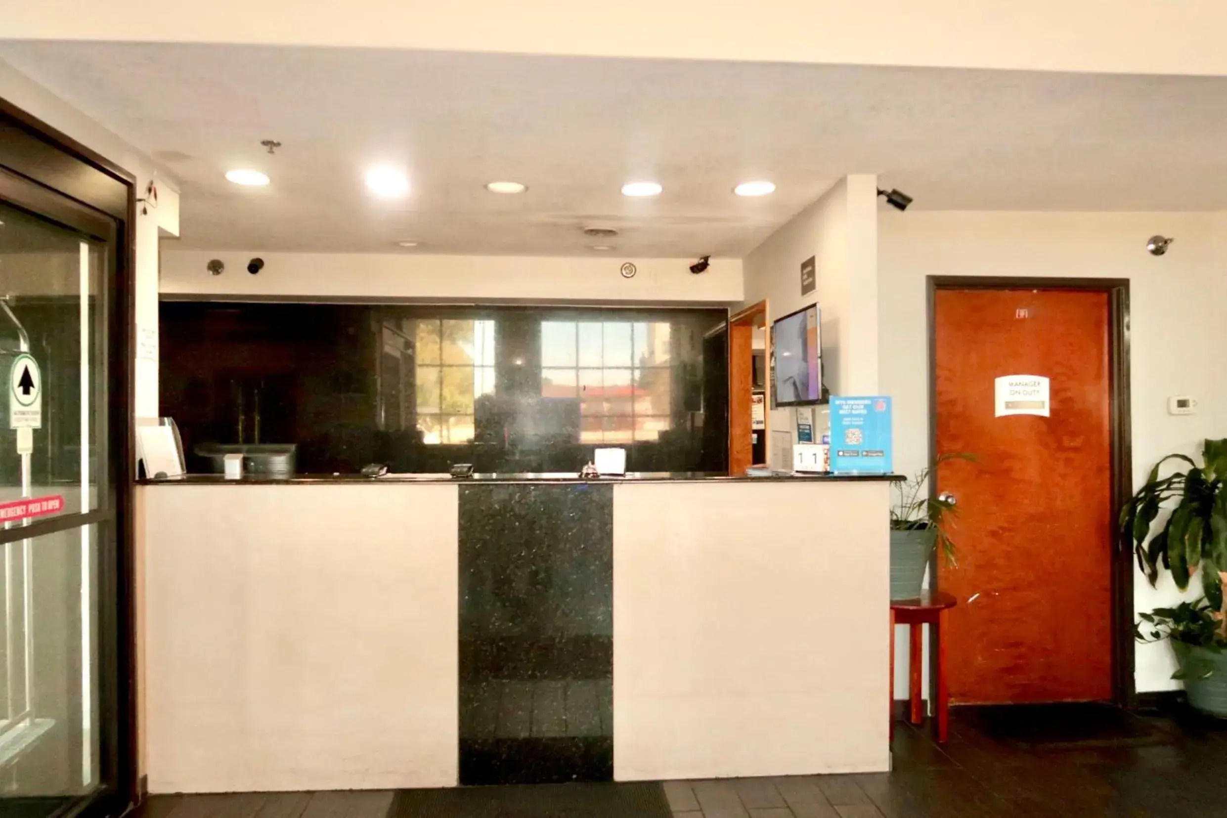 Lobby or reception in Studio 6 Elkhart, IN- Kitchenette Rooms Lobby or reception in Studio 6 Elkhart, IN- Kitchenette Rooms