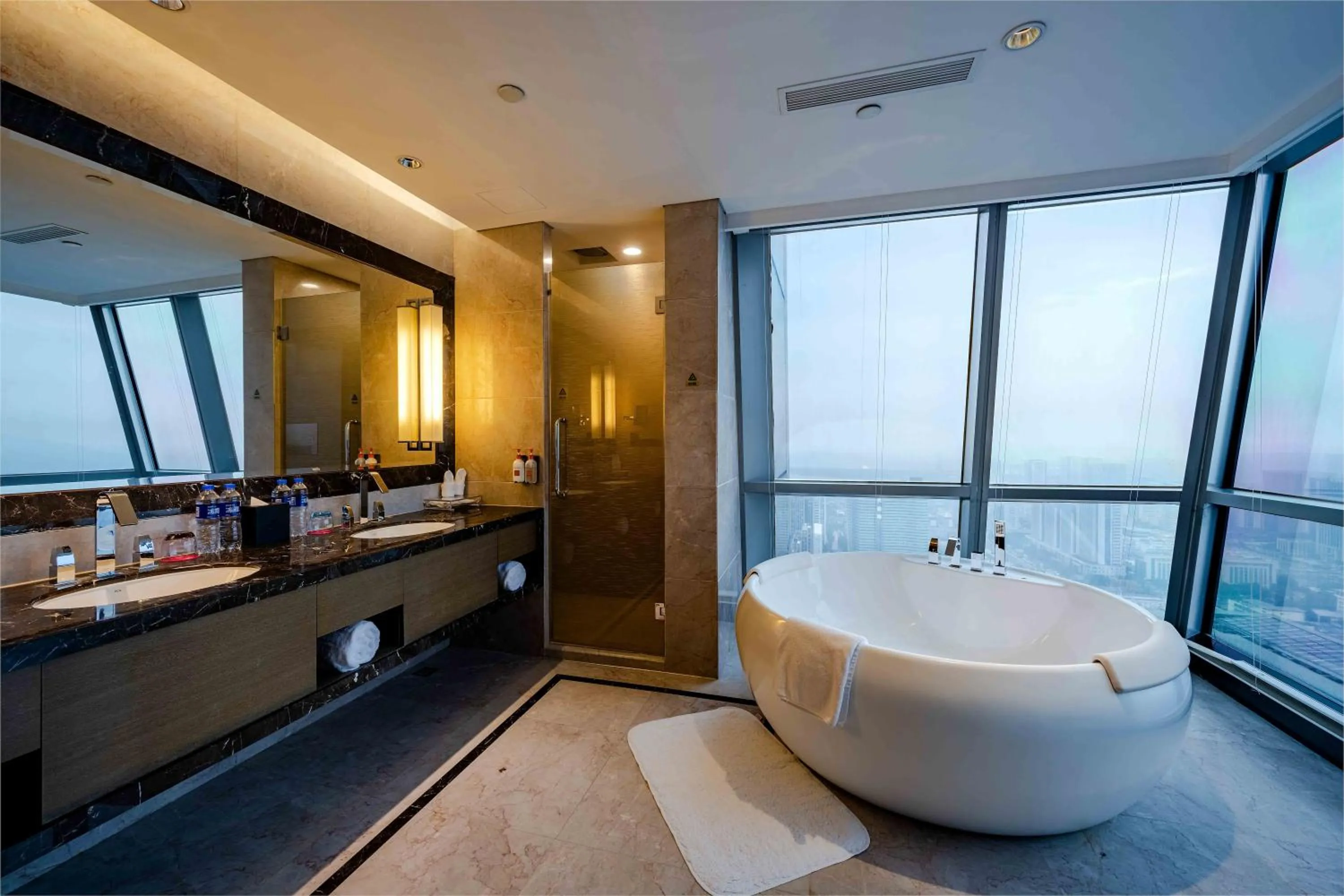 Crowne Plaza Wuxi Taihu by IHG
