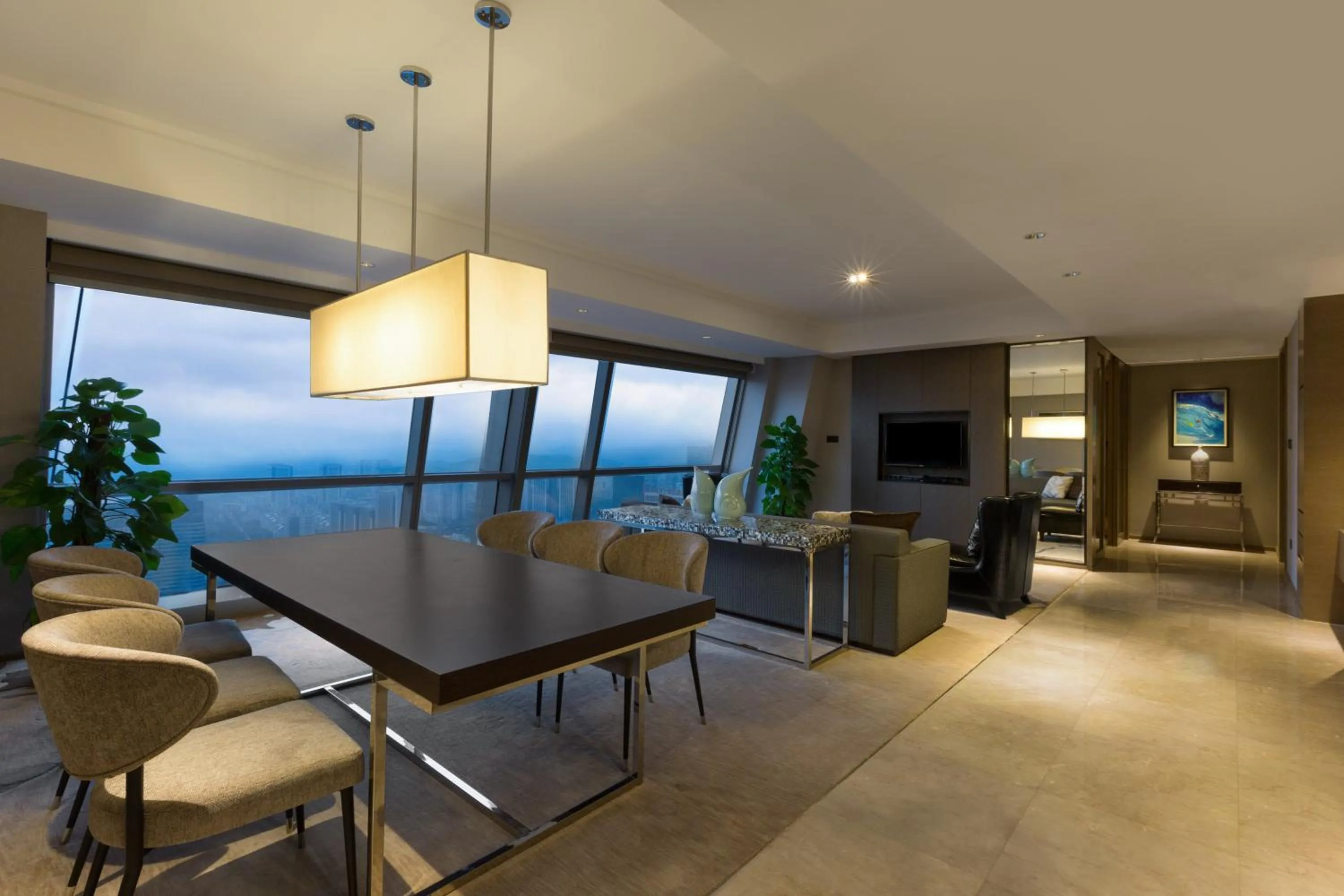 Bedroom in Crowne Plaza Wuxi Taihu by IHG