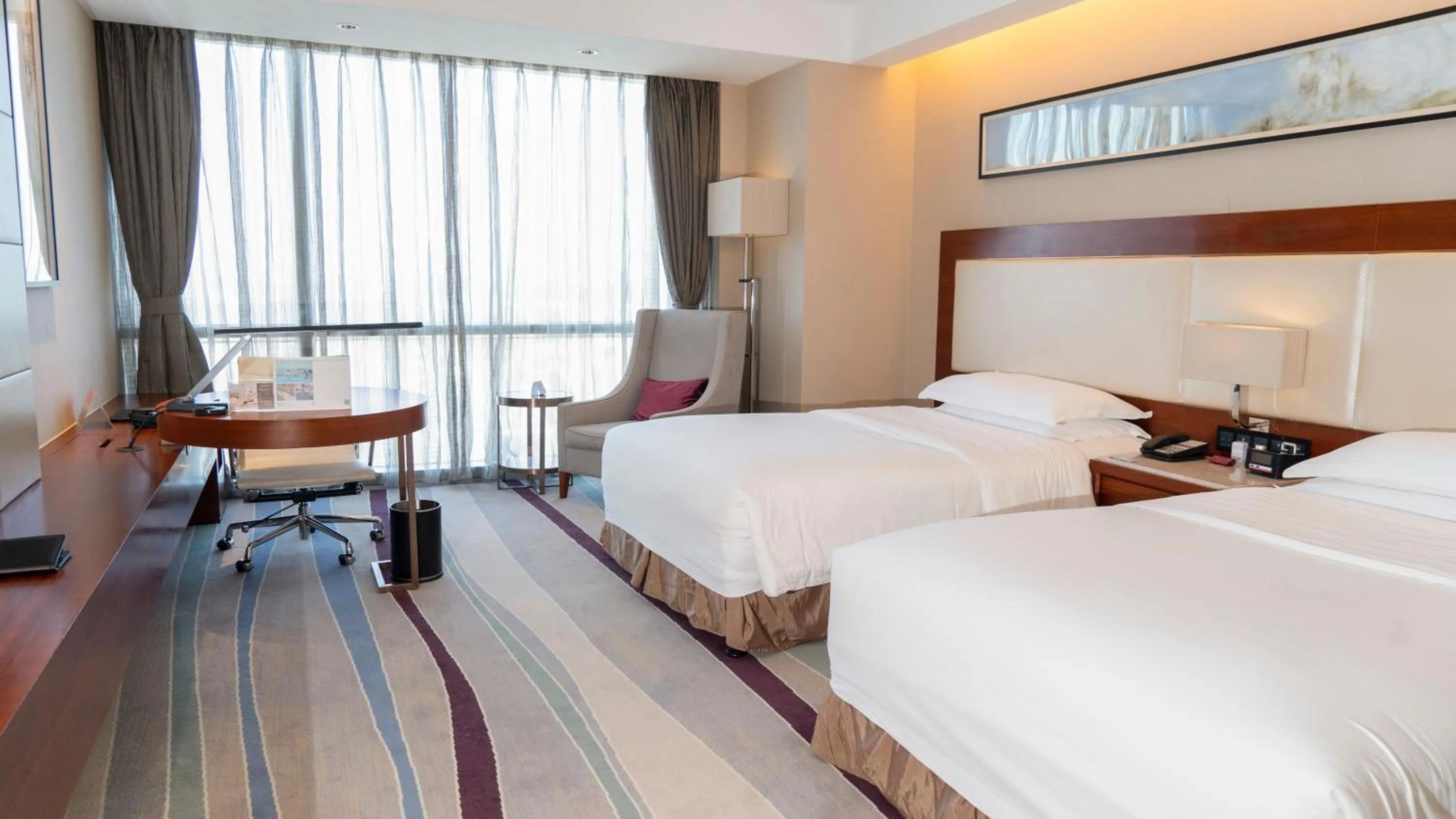 Photo of the whole room, Bed in Crowne Plaza Wuxi Taihu by IHG