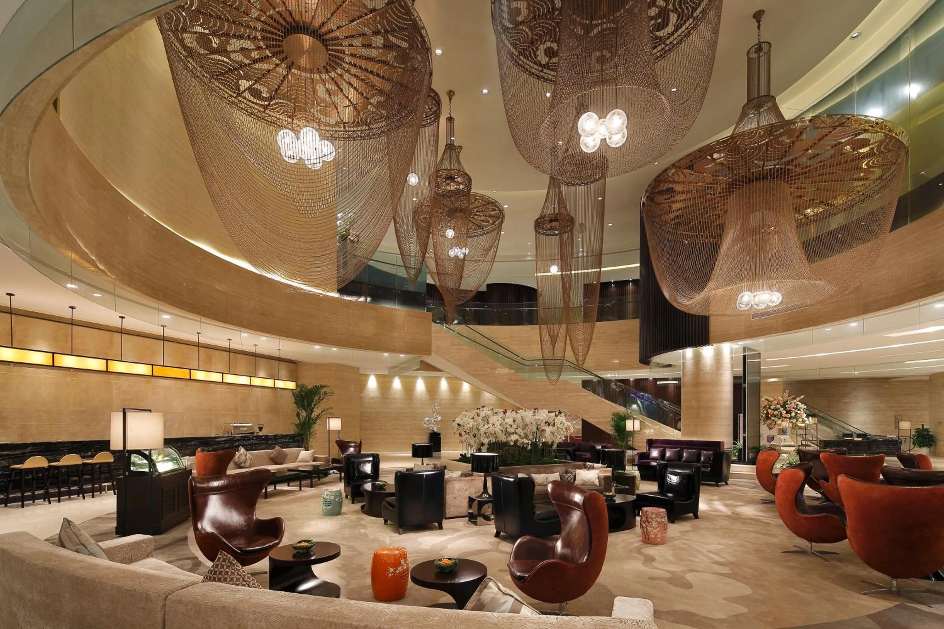 Lounge or bar in Crowne Plaza Wuxi Taihu by IHG