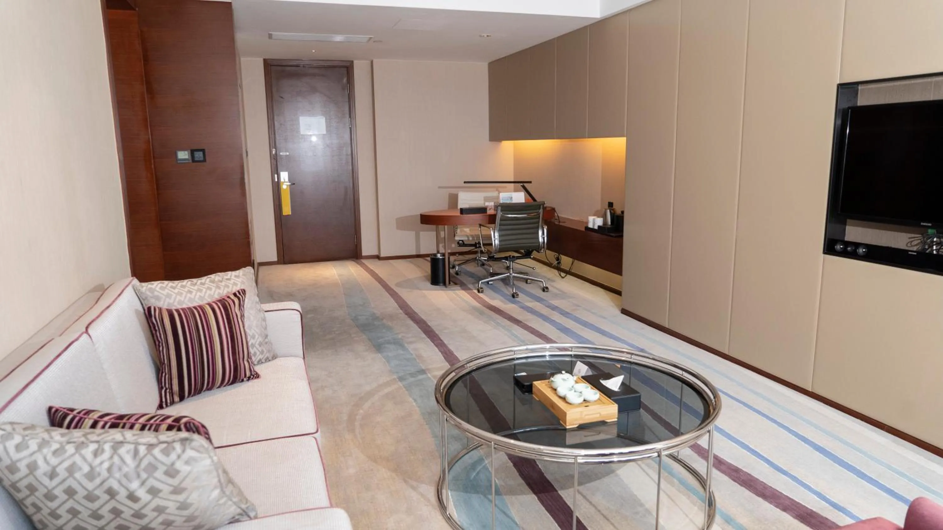 Photo of the whole room in Crowne Plaza Wuxi Taihu by IHG