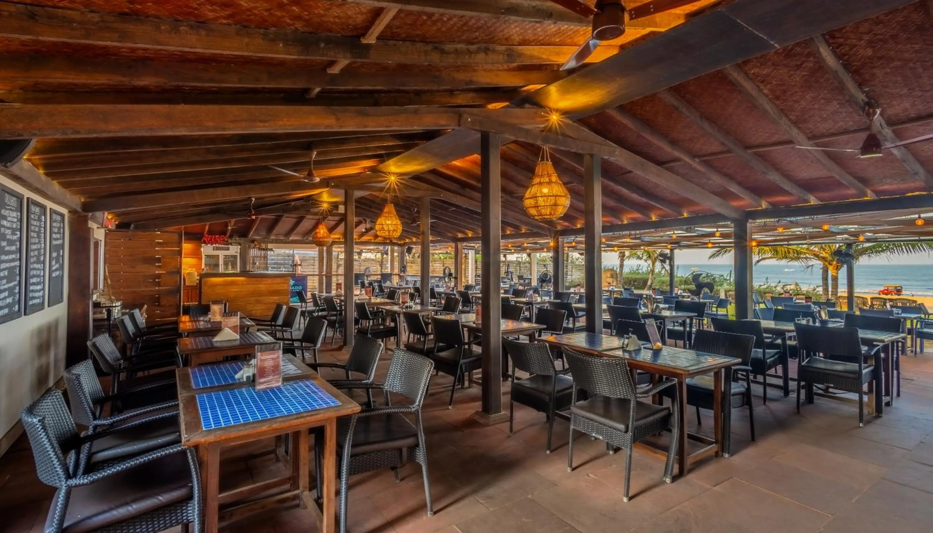 Restaurant/places to eat in Chalston Beach Resort