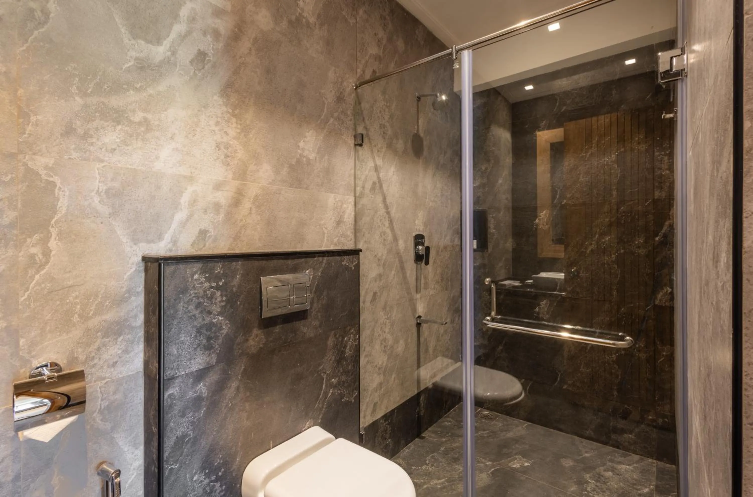 Shower in Chalston Beach Resort