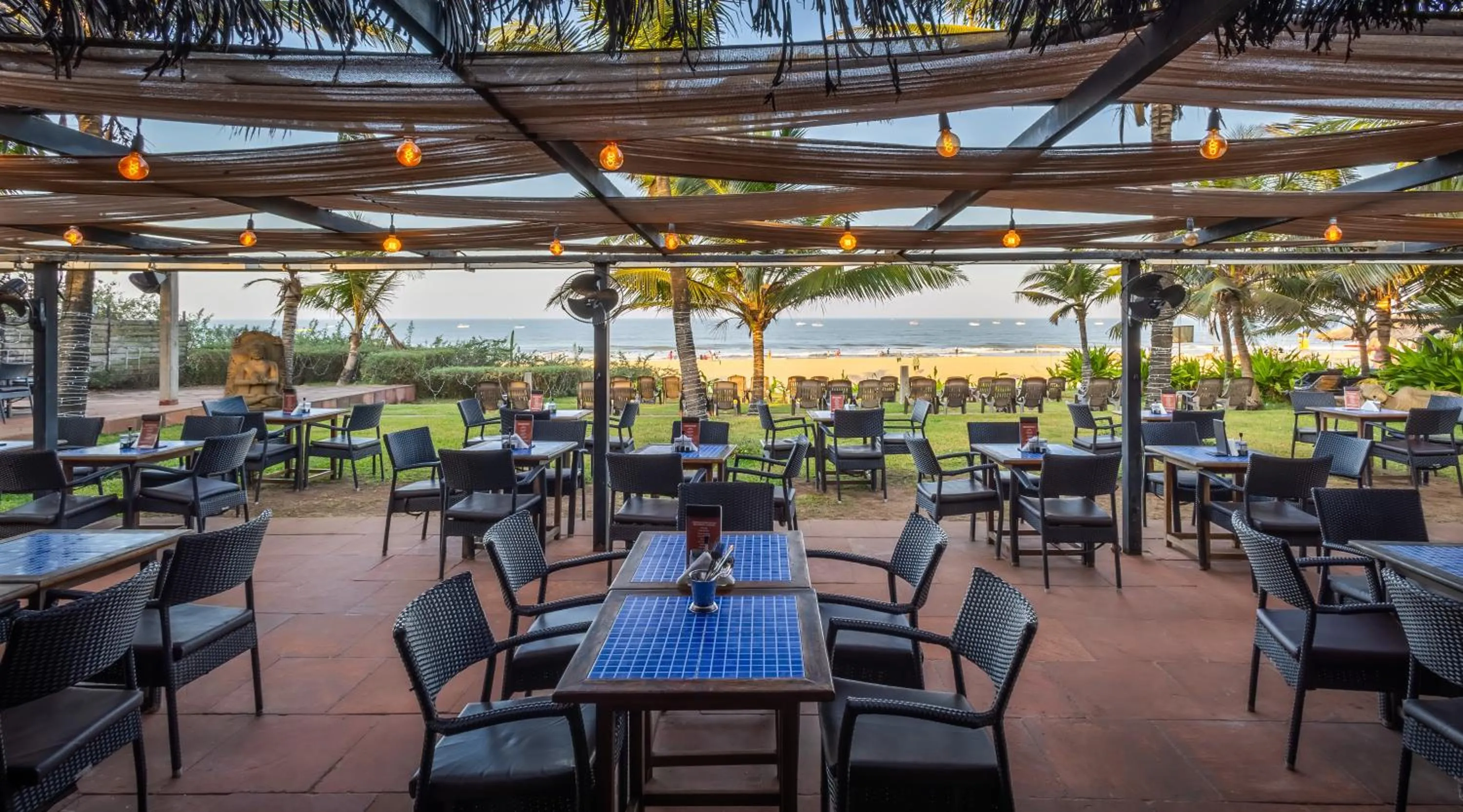 Restaurant/places to eat in Chalston Beach Resort