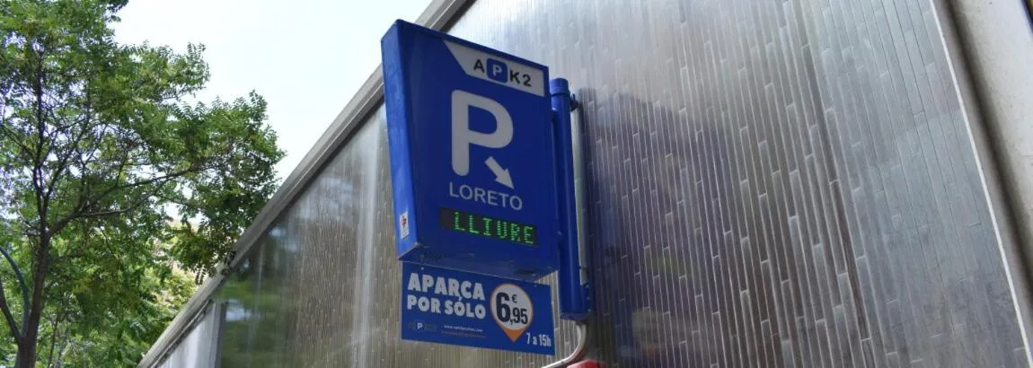 Text overlay in Letsgo Camp Nou Apartment