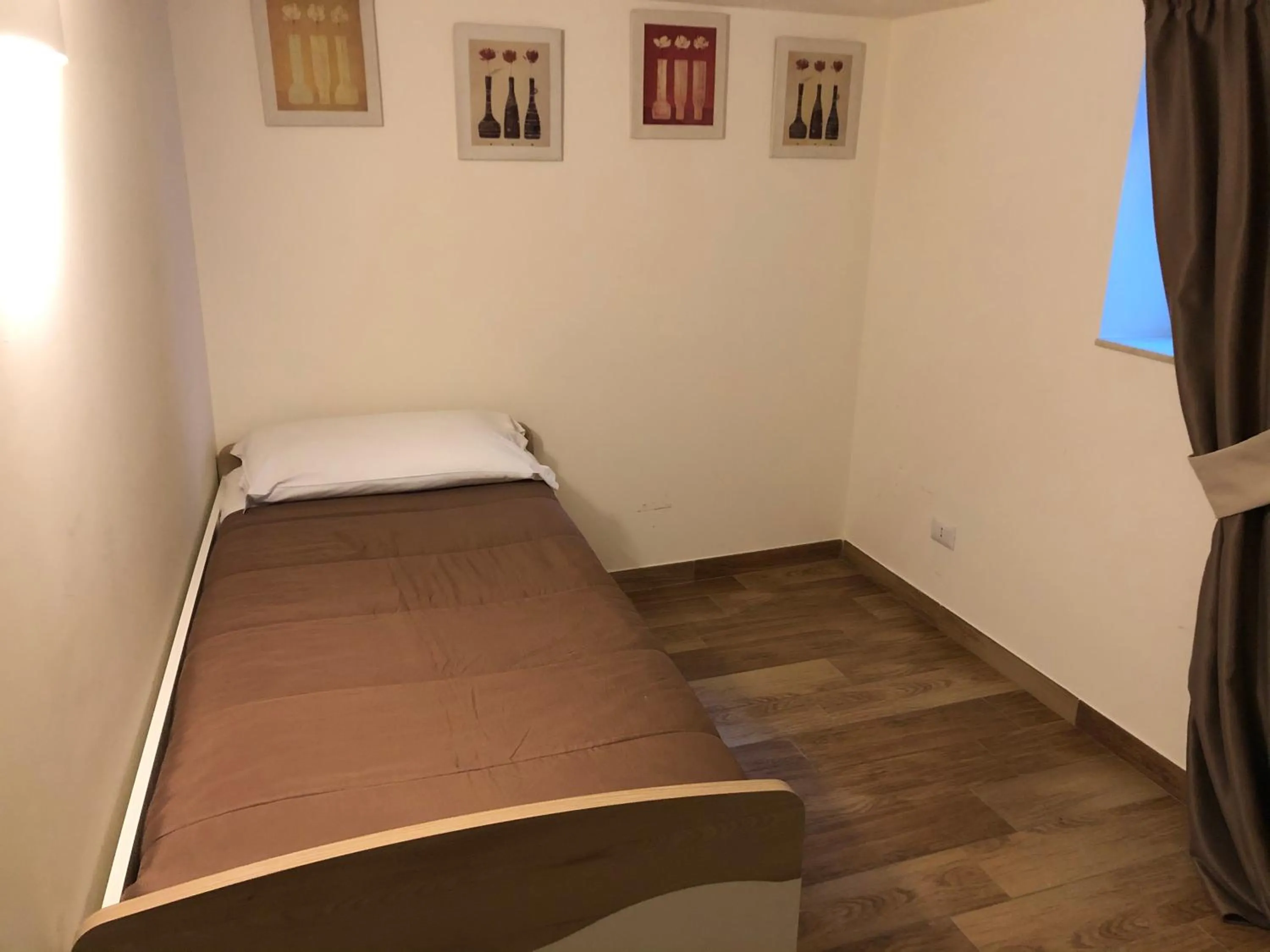 Bedroom, Bed in Il Paradiso di Dante