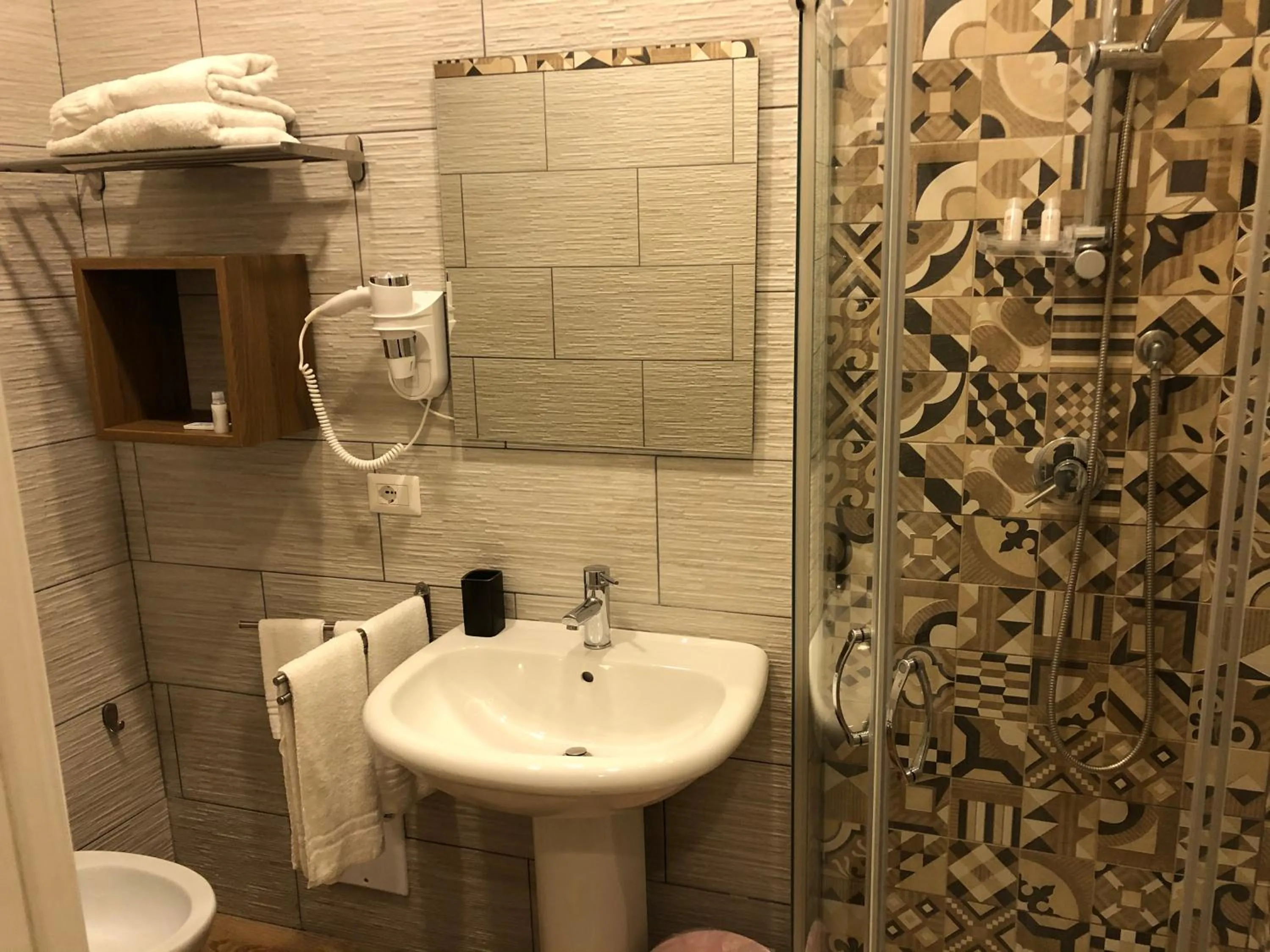 Bathroom in Il Paradiso di Dante