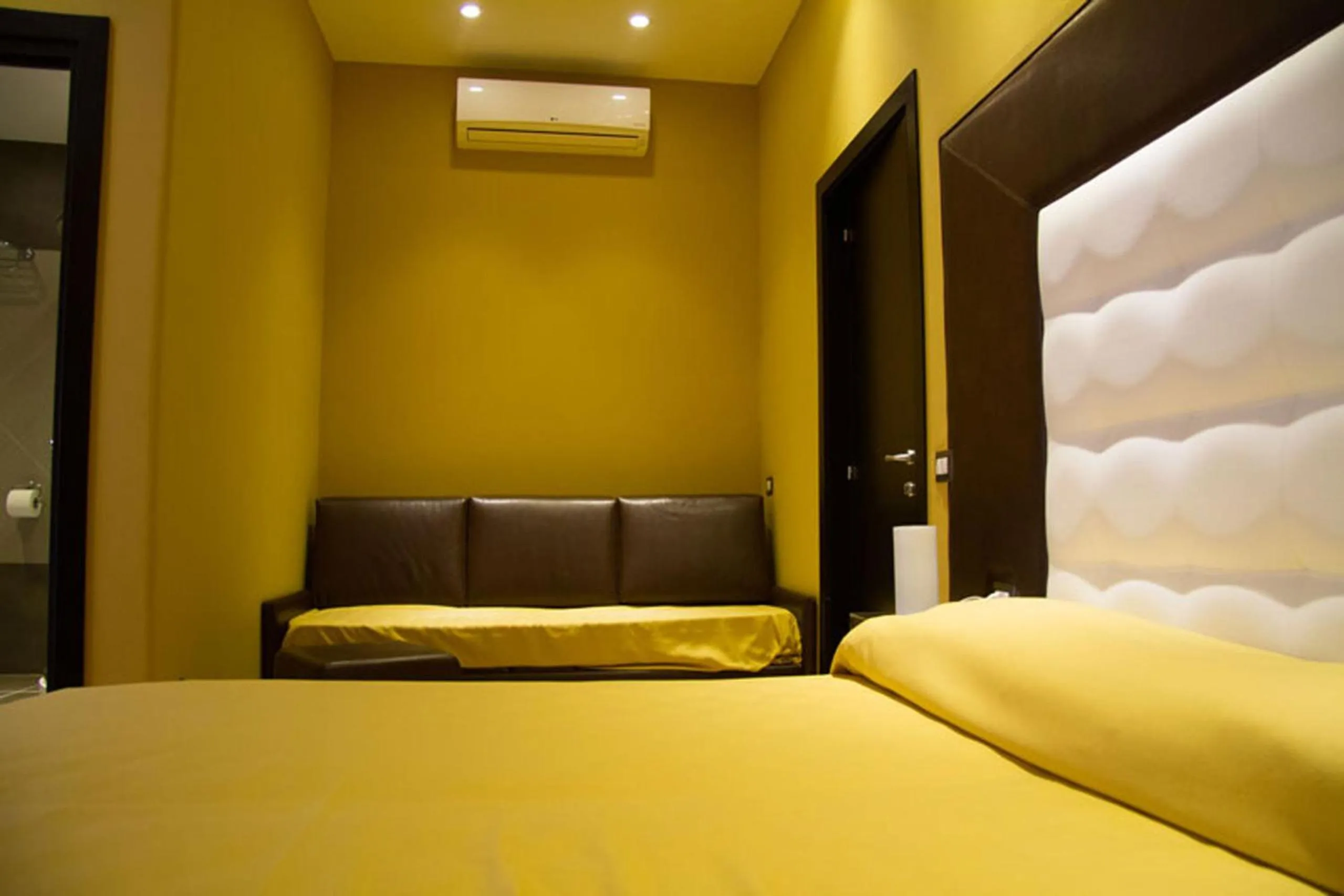 Bedroom, Bed in Il Paradiso di Dante
