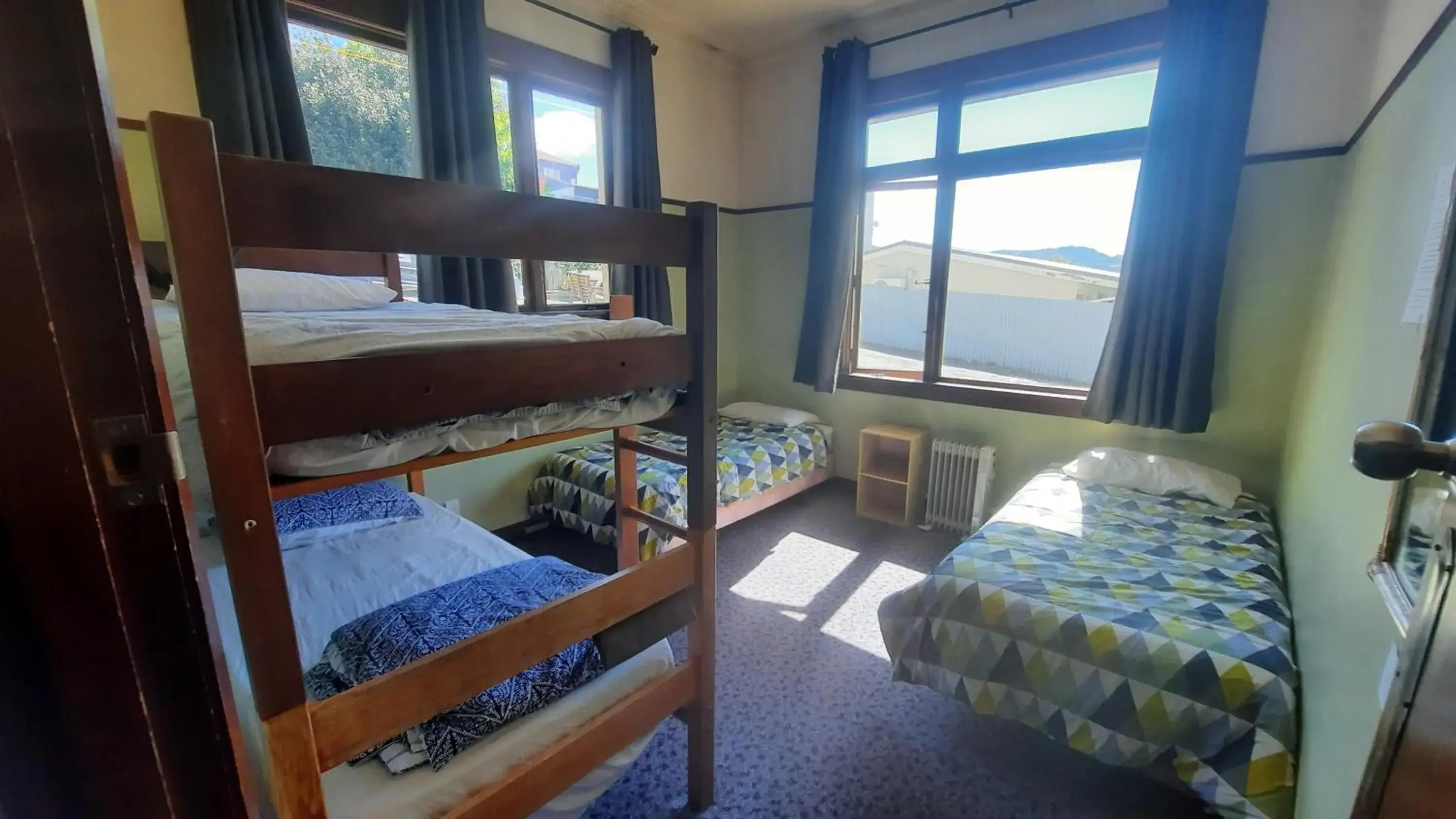 4-Bed Mixed Dormitory Room - single occupancy in Manor house backpackers 4-Bed Mixed Dormitory Room - single occupancy in Manor house backpackers