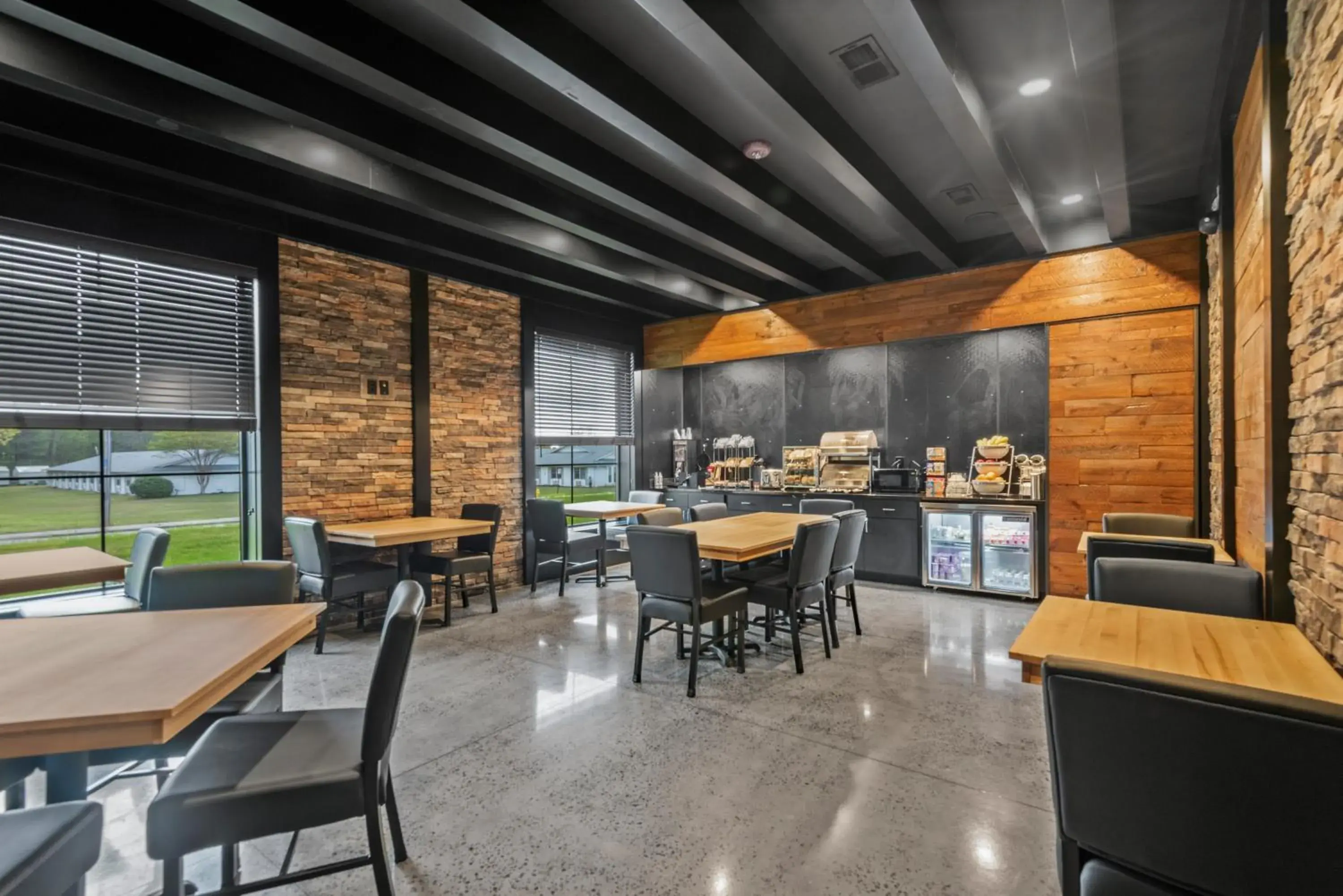 Breakfast in Cobblestone Hotel & Suites - Cullman Breakfast in Cobblestone Hotel & Suites - Cullman