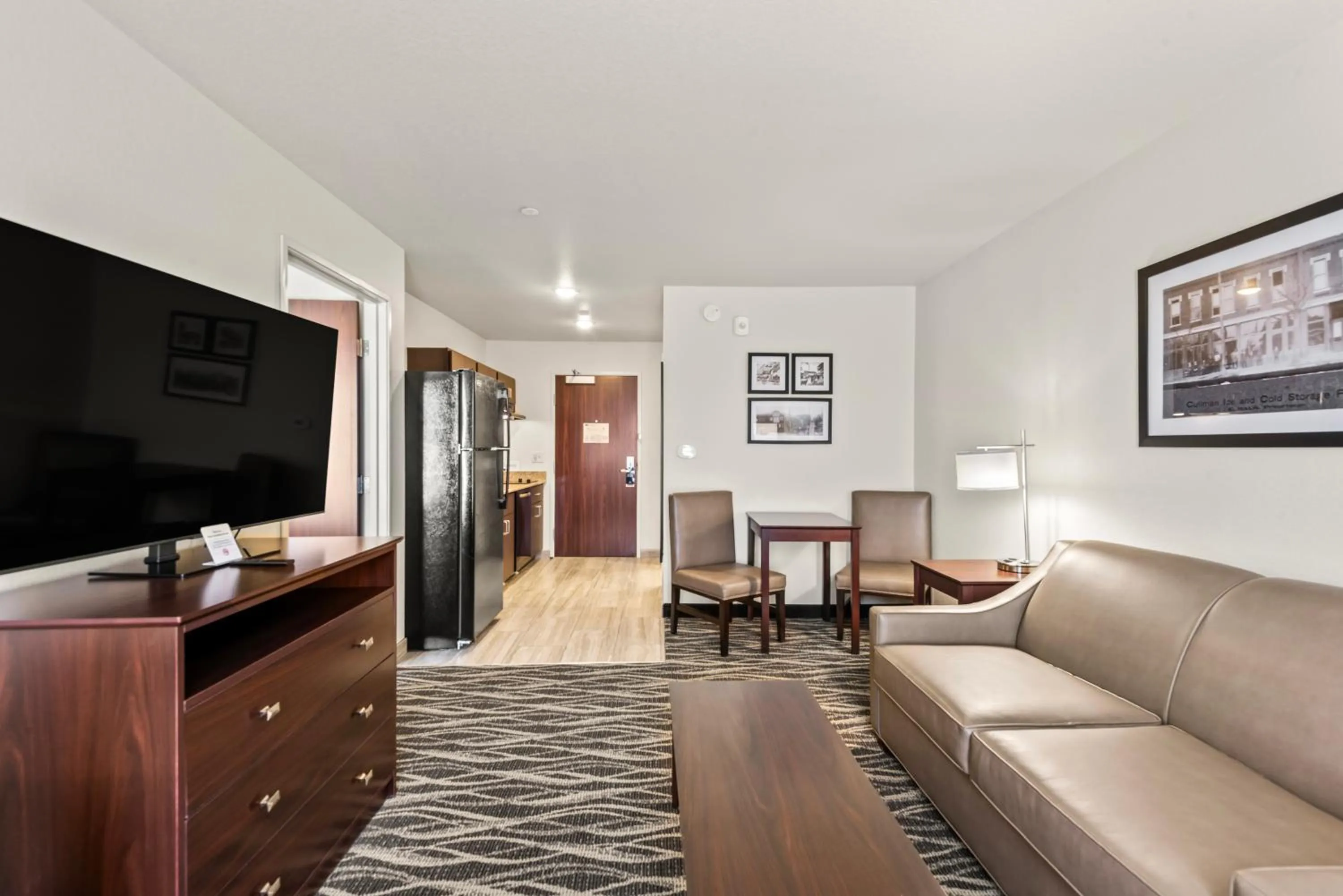 Bedroom in Cobblestone Hotel & Suites - Cullman