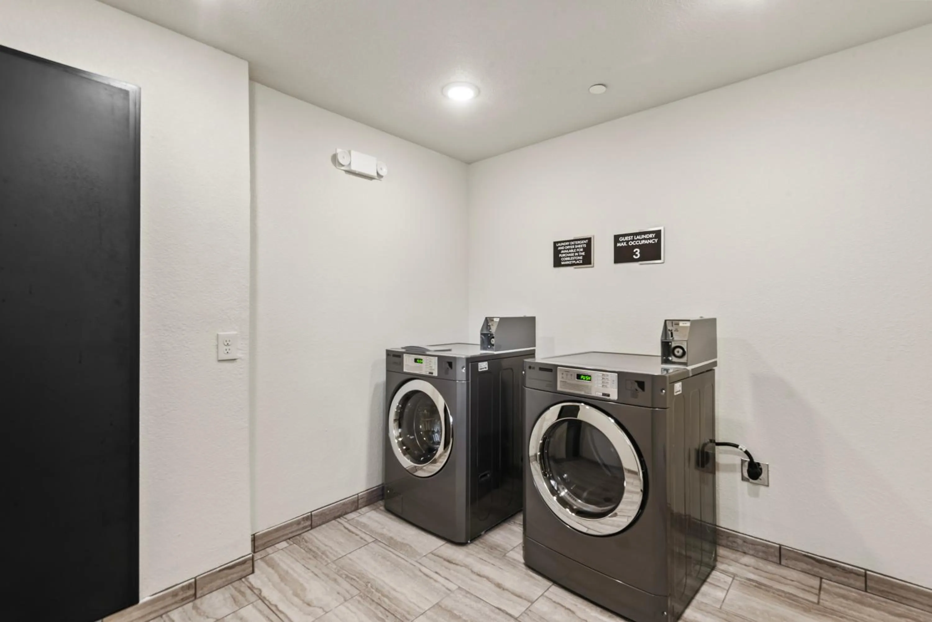laundry in Cobblestone Hotel & Suites - Cullman