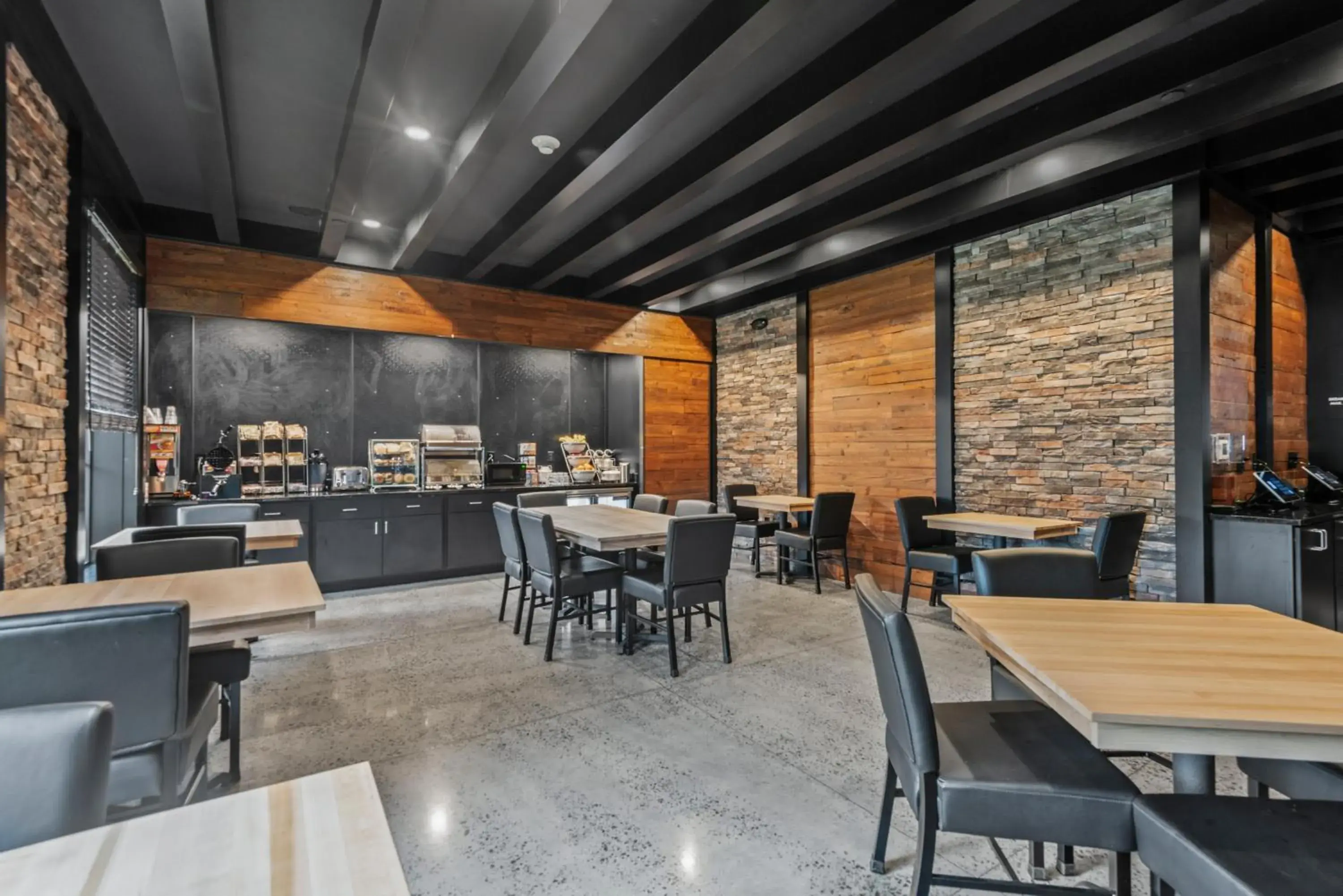 Breakfast in Cobblestone Hotel & Suites - Cullman Breakfast in Cobblestone Hotel & Suites - Cullman