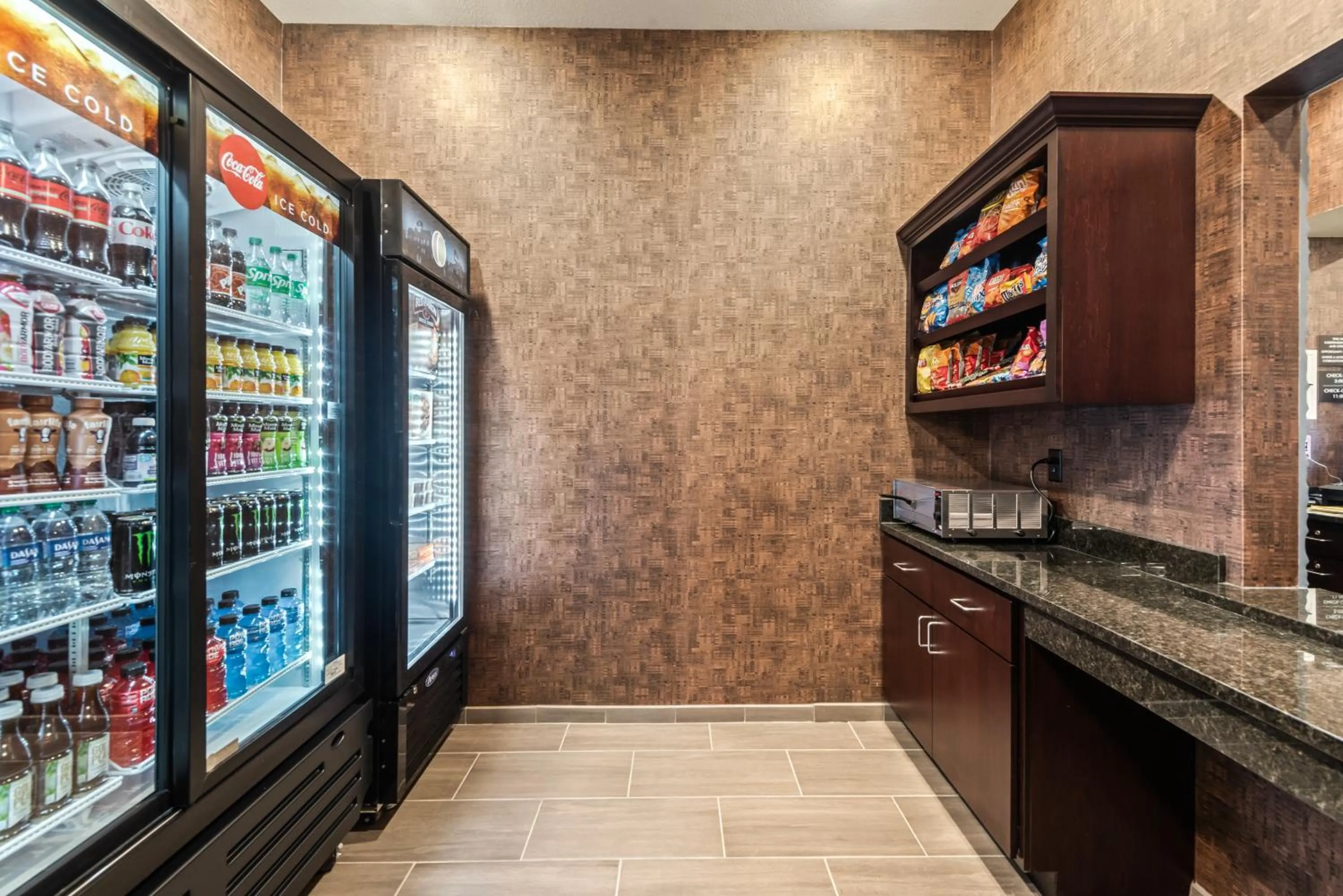 Food and drinks in Cobblestone Hotel & Suites - Cullman