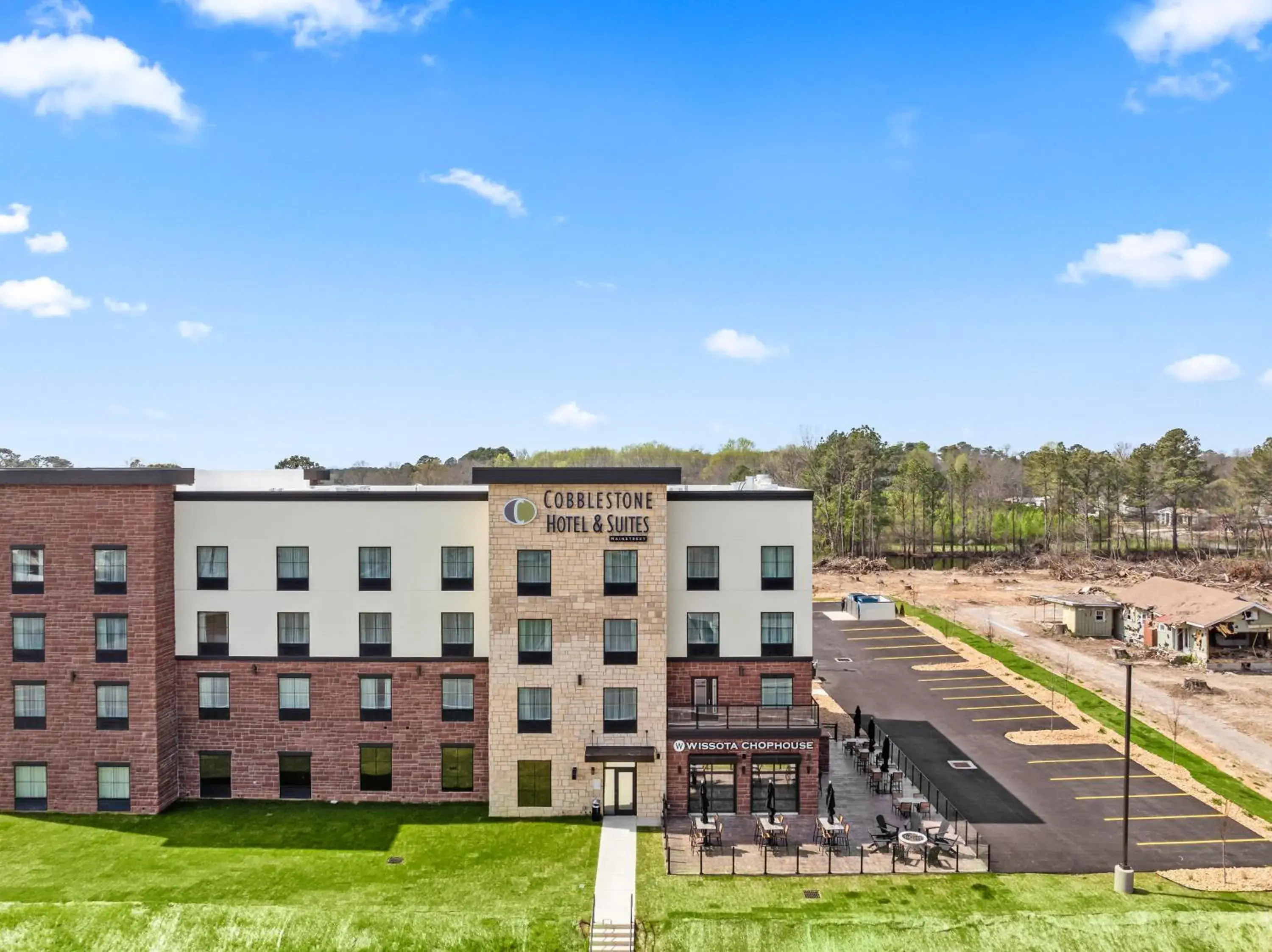 Property building in Cobblestone Hotel & Suites - Cullman Property building in Cobblestone Hotel & Suites - Cullman