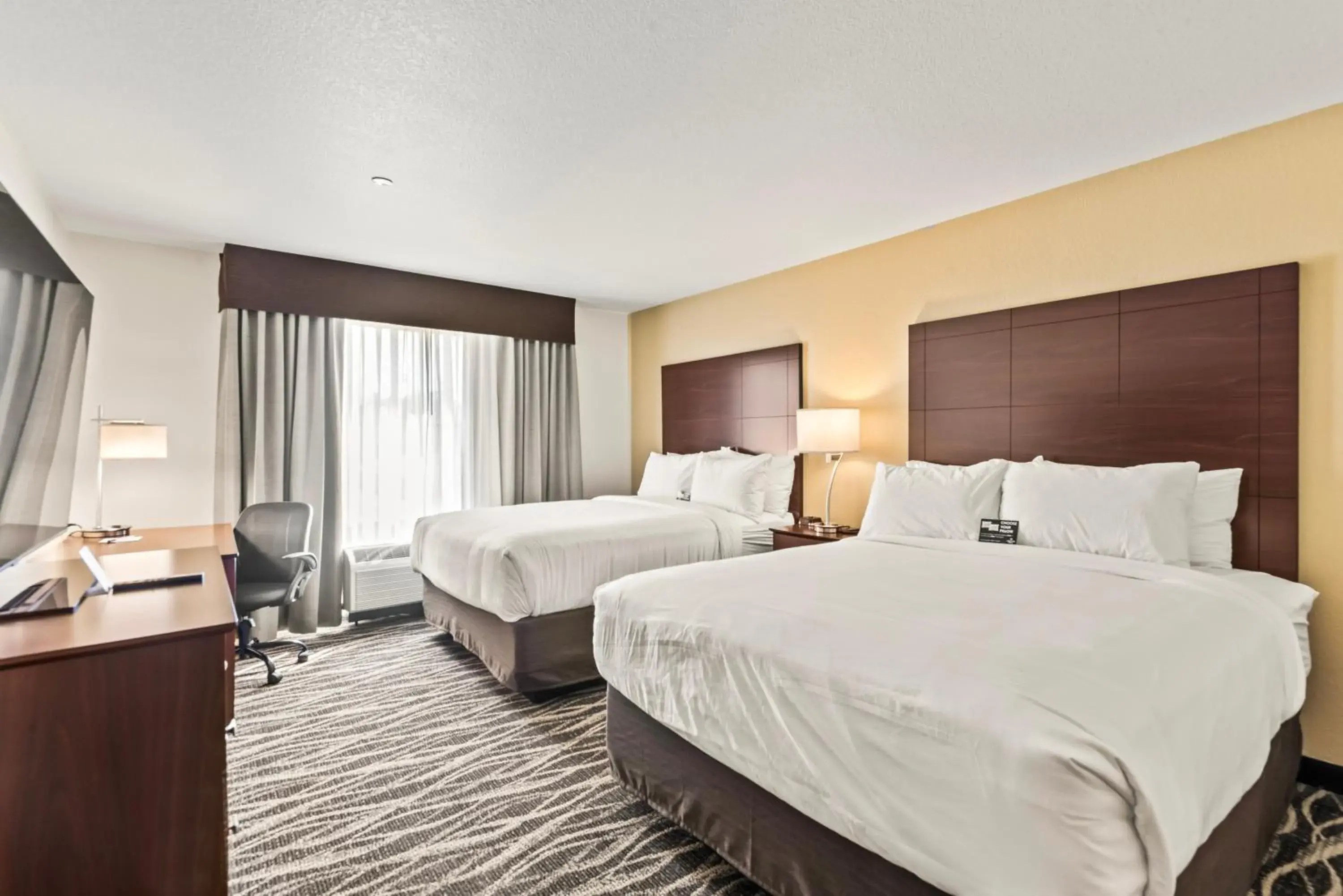 Deluxe Queen Studio in Cobblestone Hotel & Suites - Cullman Deluxe Queen Studio in Cobblestone Hotel & Suites - Cullman