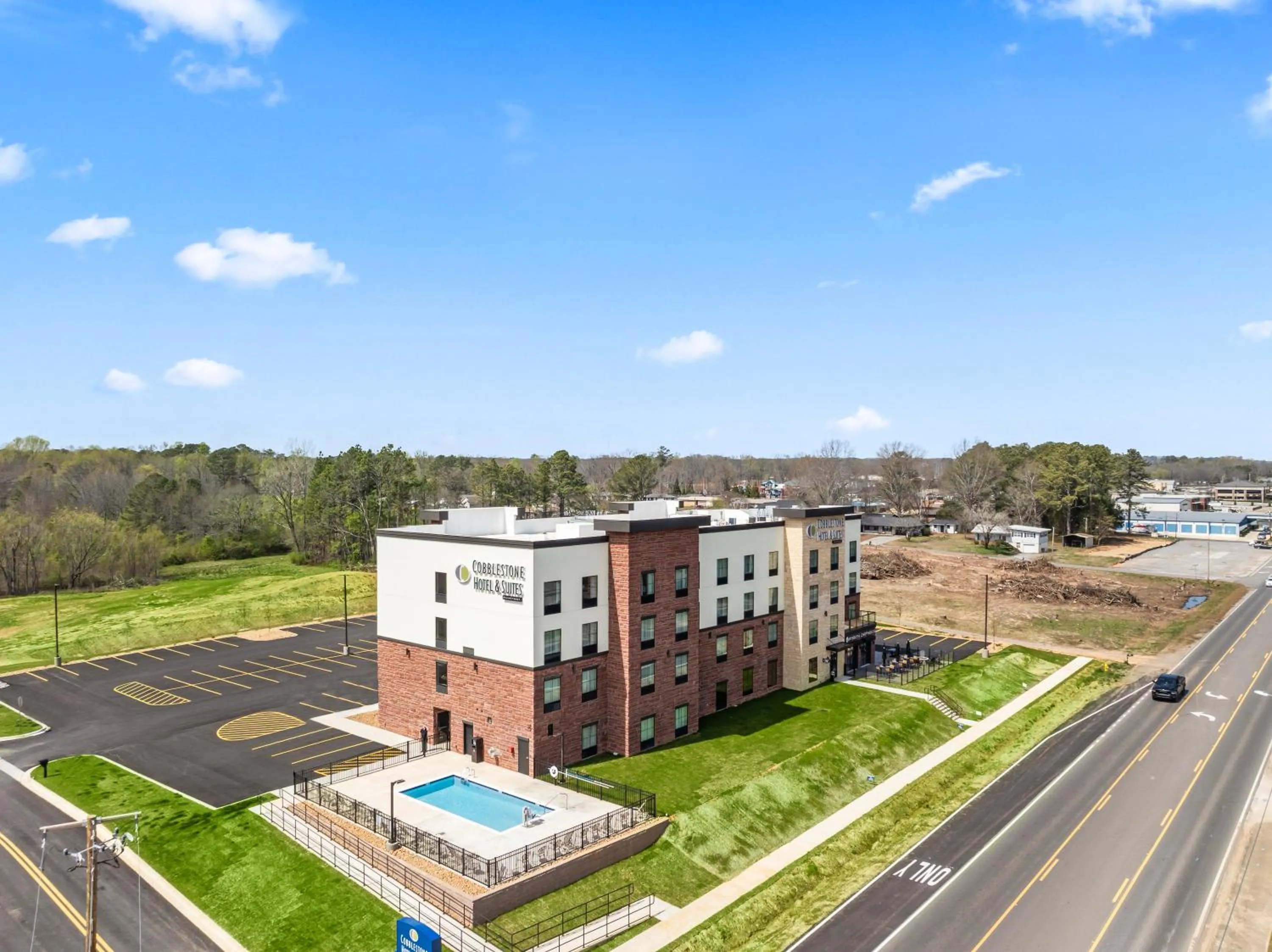 Property building in Cobblestone Hotel & Suites - Cullman