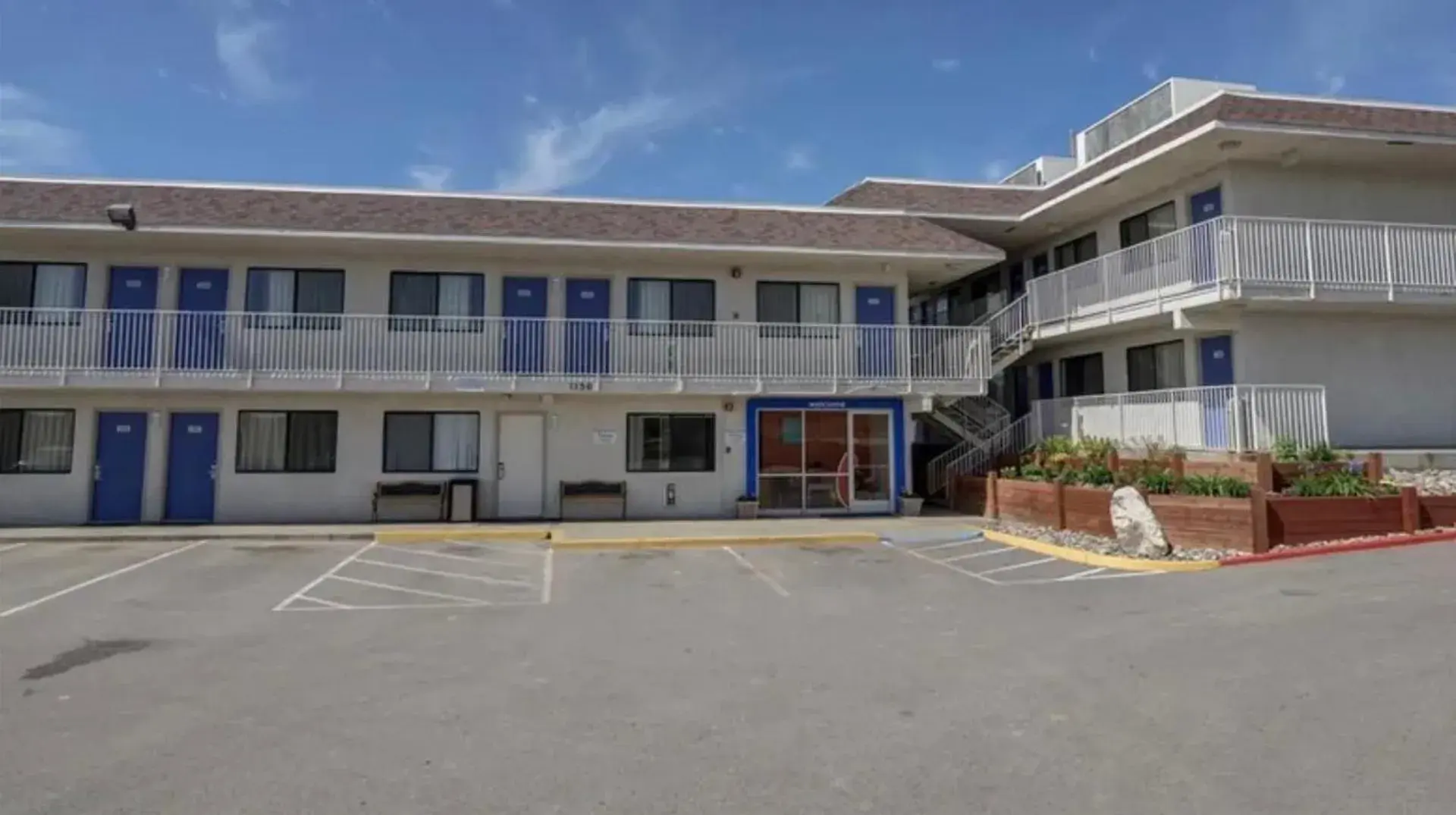 Property building in Studio 6 Casper WY Property building in Studio 6 Casper WY