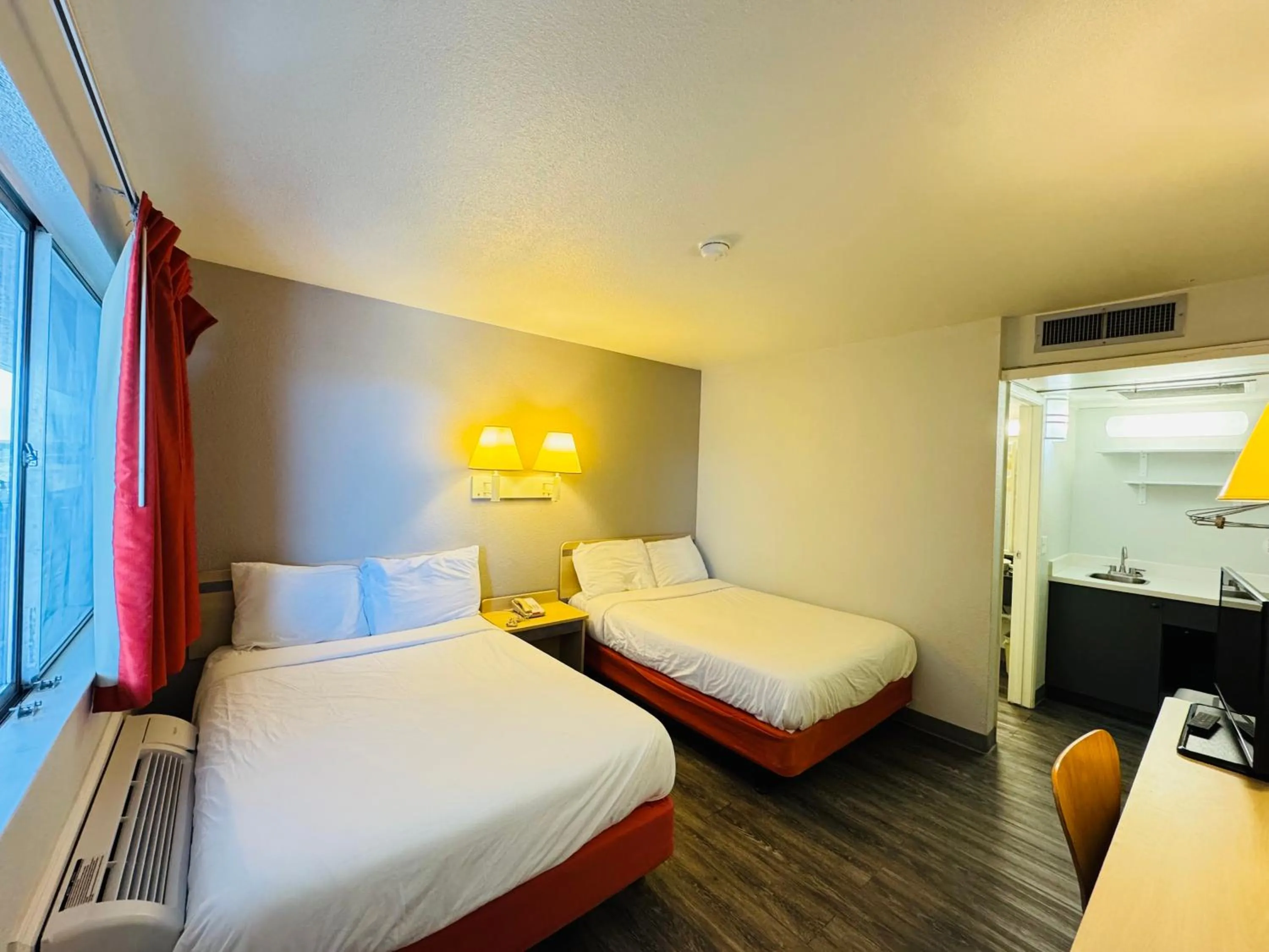 Bedroom, Bed in Studio 6 Casper WY