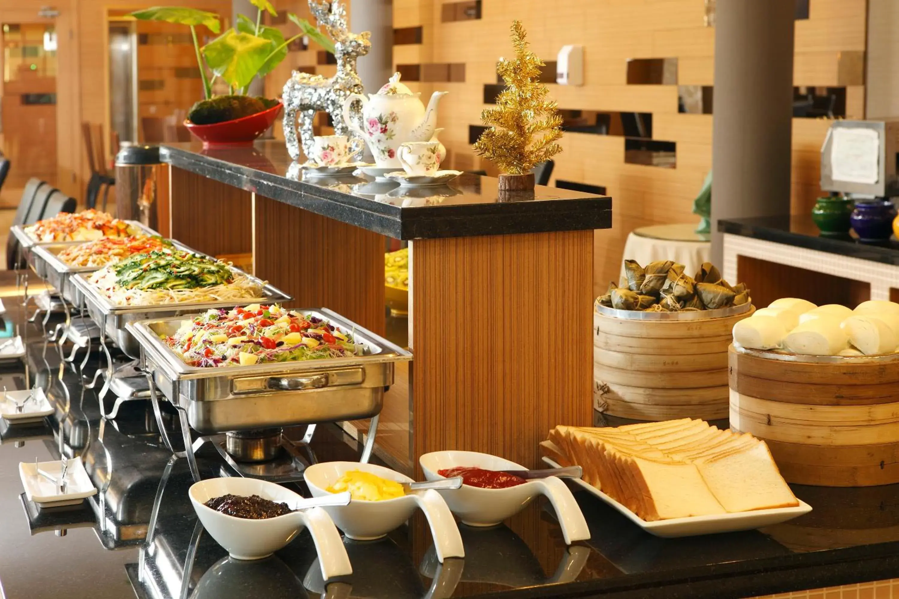 Food and drinks in Yoyo Hotel Food and drinks in Yoyo Hotel