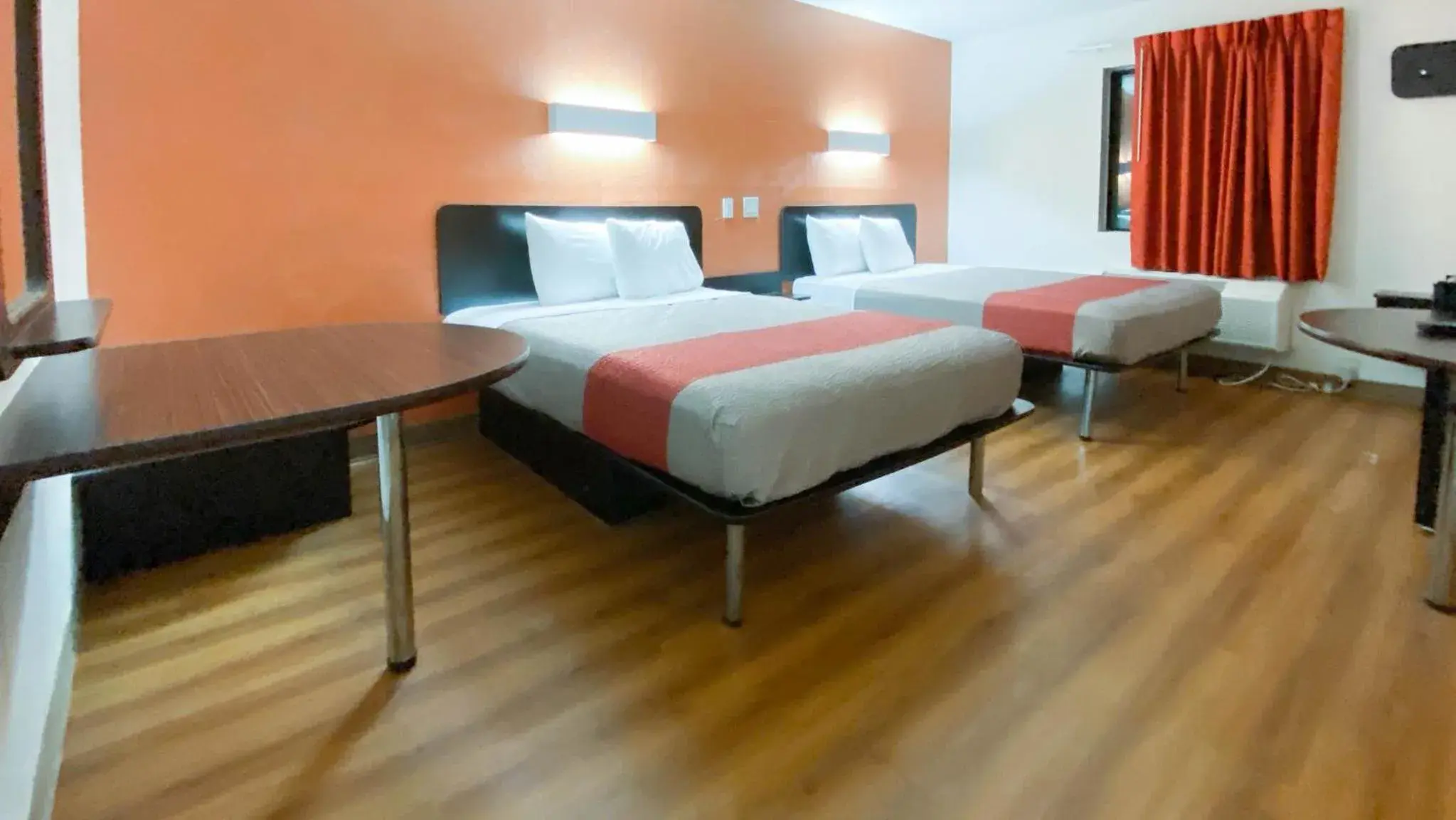 Bedroom, Bed in Studio 6 Little Rock AR South Bedroom, Bed in Studio 6 Little Rock AR South