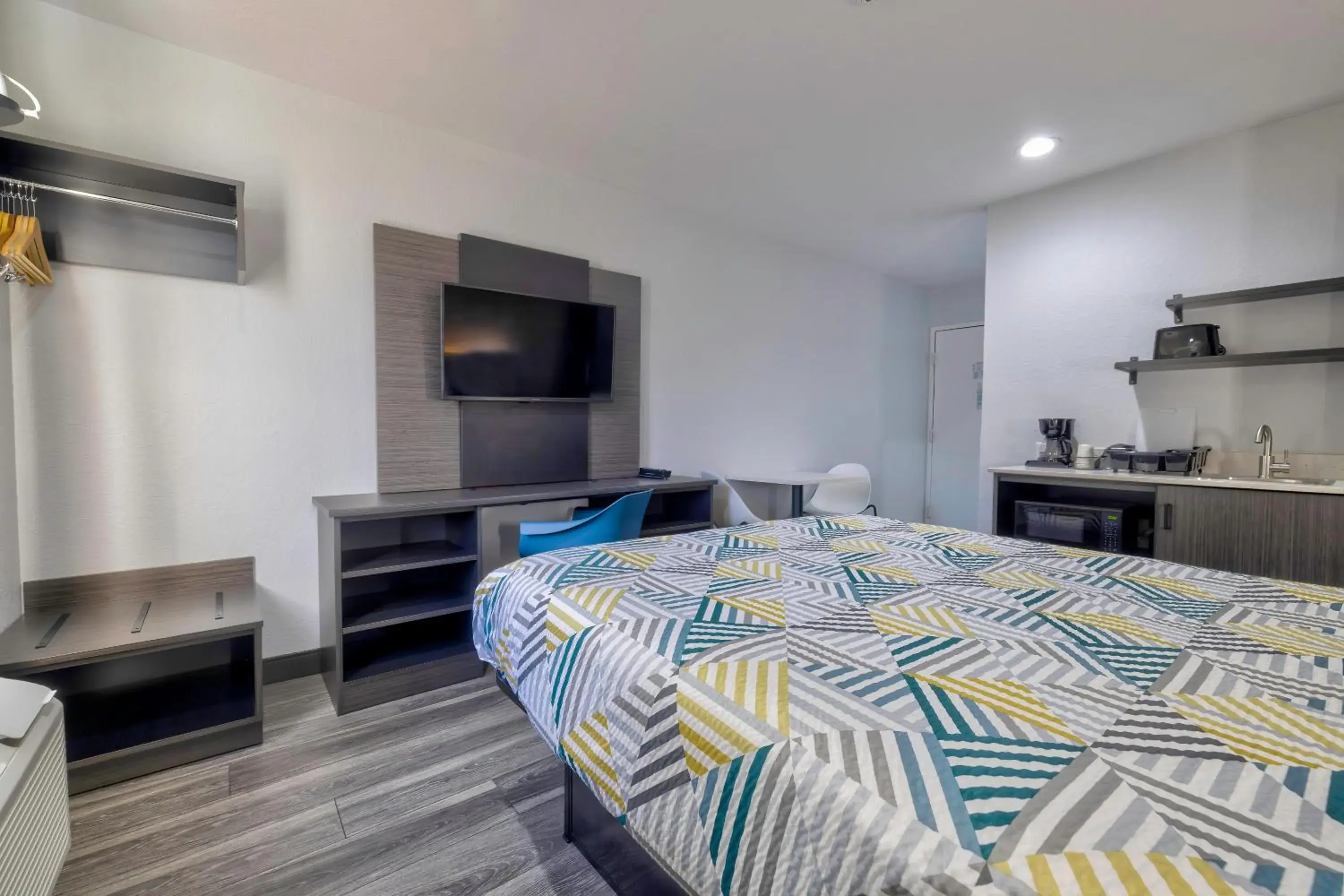 Bed in Studio 6 Little Rock AR South Bed in Studio 6 Little Rock AR South