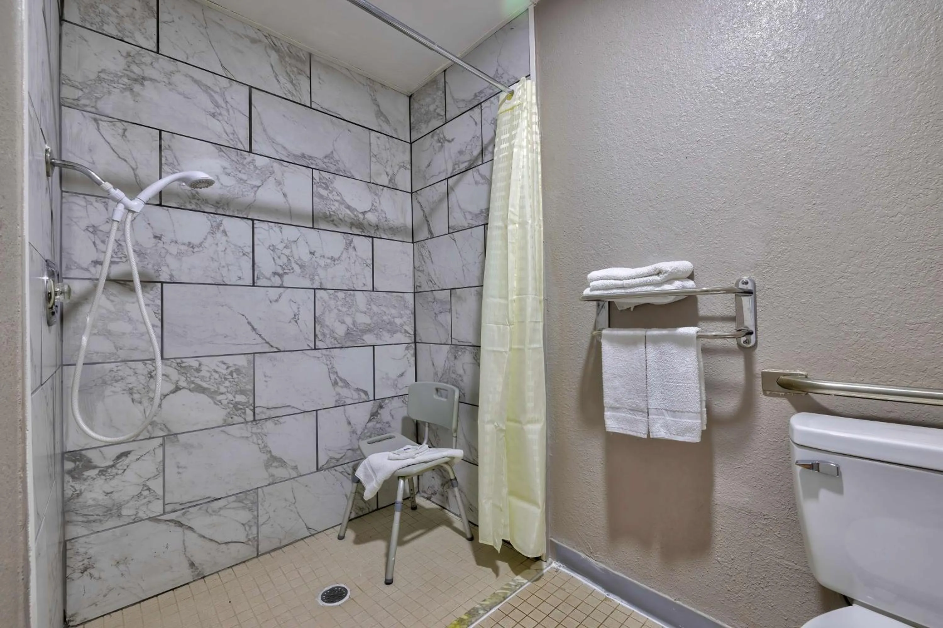 Bathroom in Studio 6 Little Rock AR South